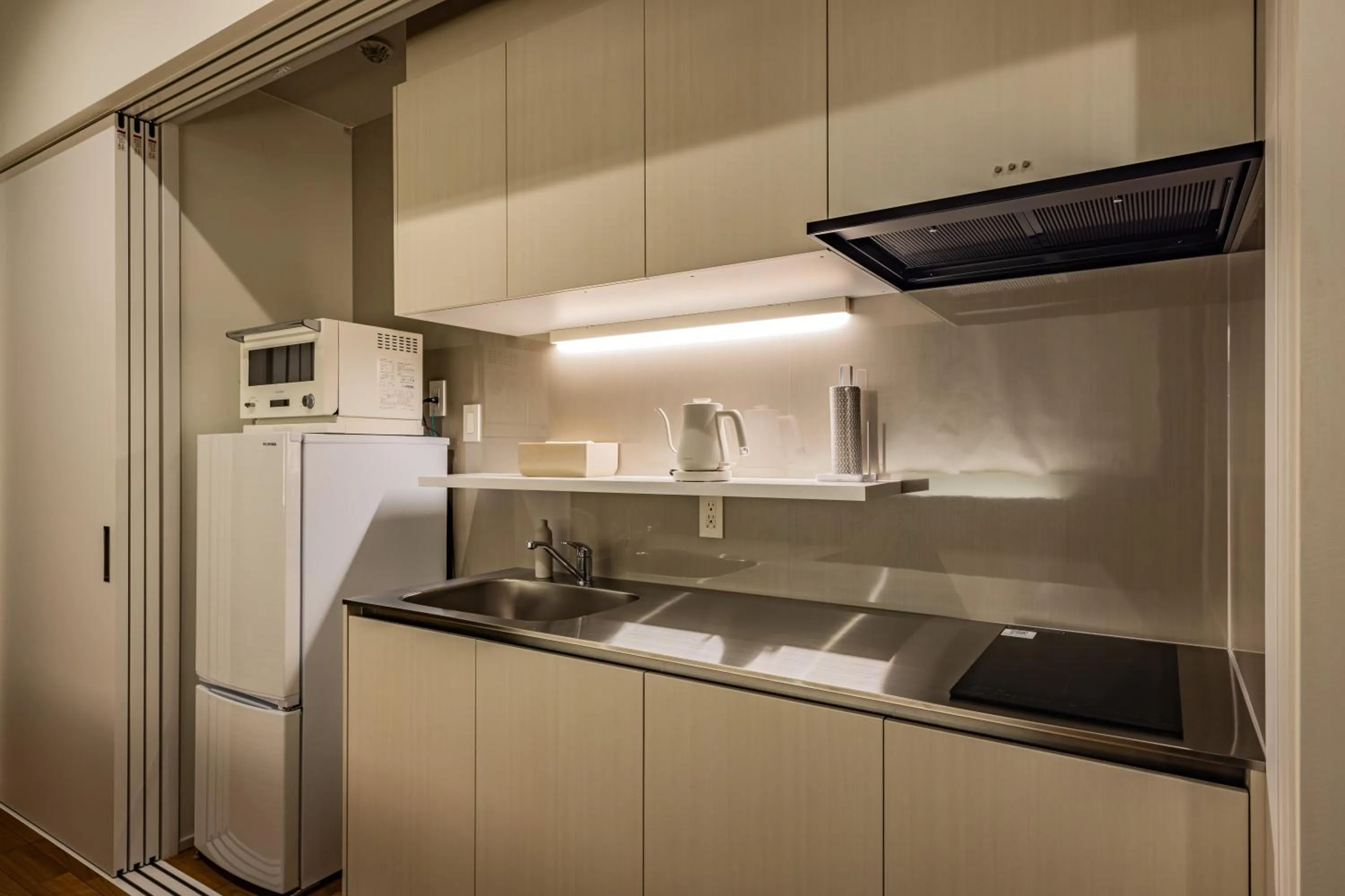 Kitchen or kitchenette in ビル泊 -Birupaku Decentralized Hotel-