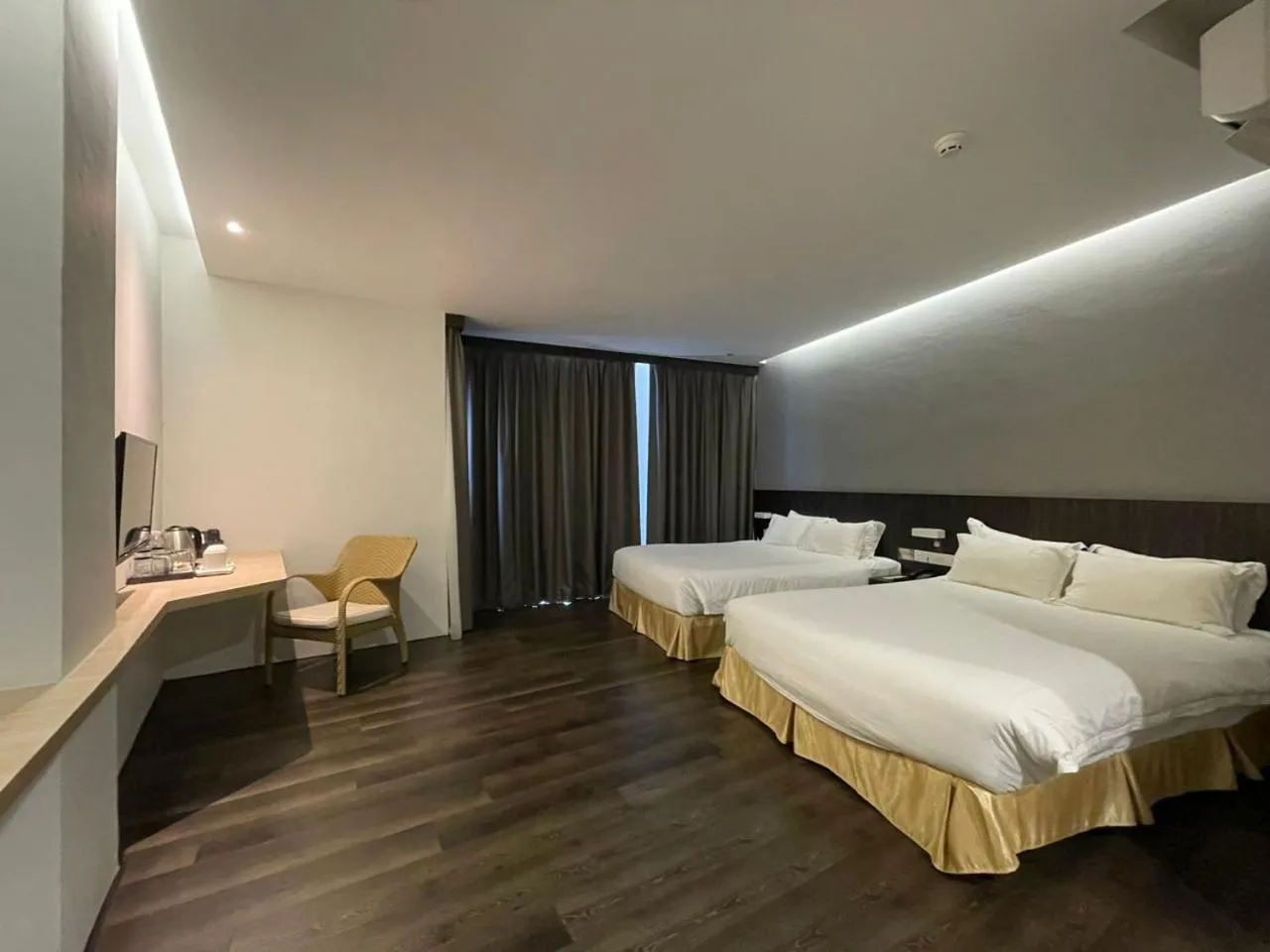 Bedroom, Bed in Roxy Hotel Serian