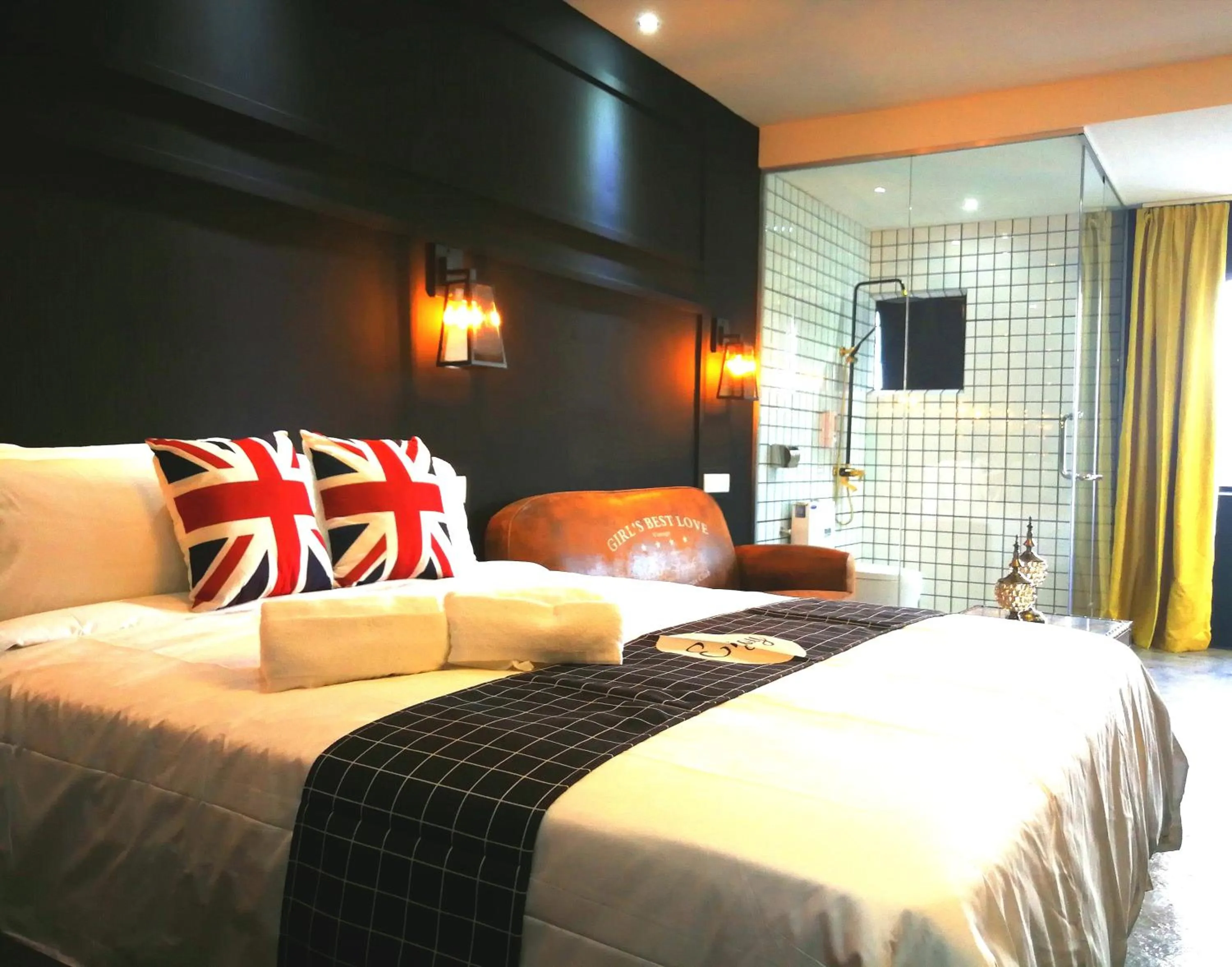 Photo of the whole room, Bed in CJ HOUSE station 18 Ipoh