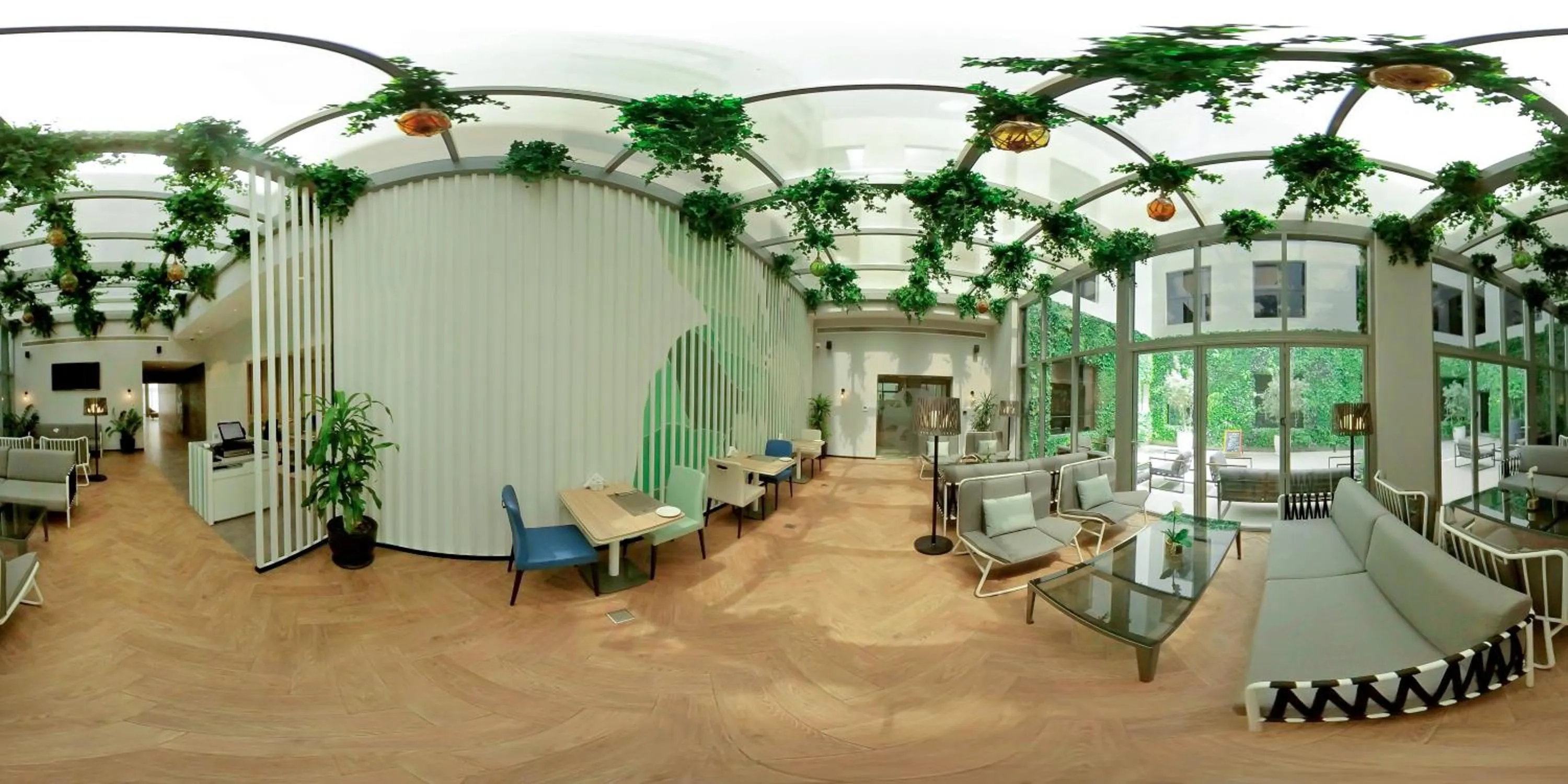 Garden in Lemon Tree Hotel, Jumeirah Dubai