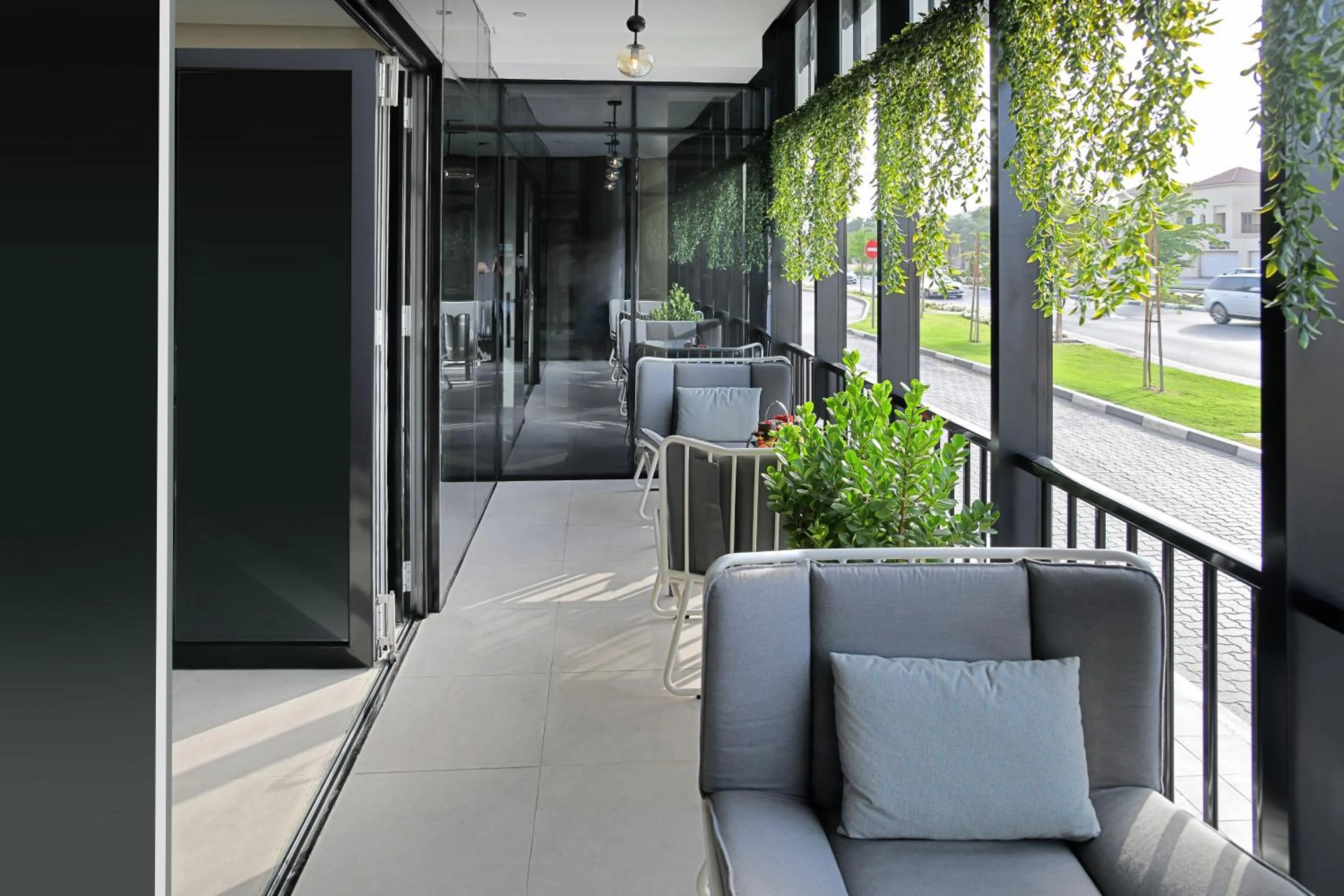 Restaurant/places to eat in Lemon Tree Hotel, Jumeirah Dubai