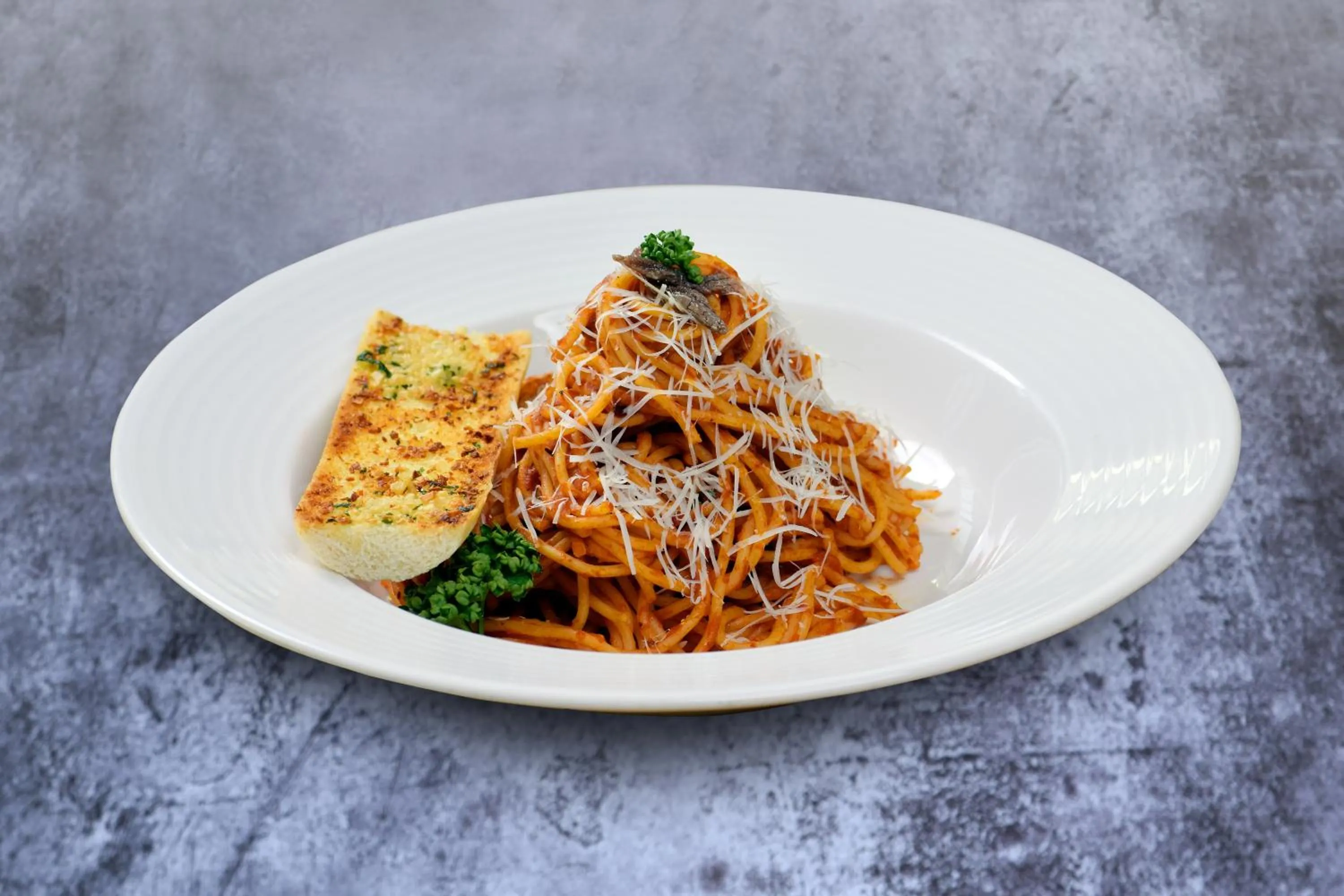 Restaurant/places to eat in Lemon Tree Hotel, Jumeirah Dubai