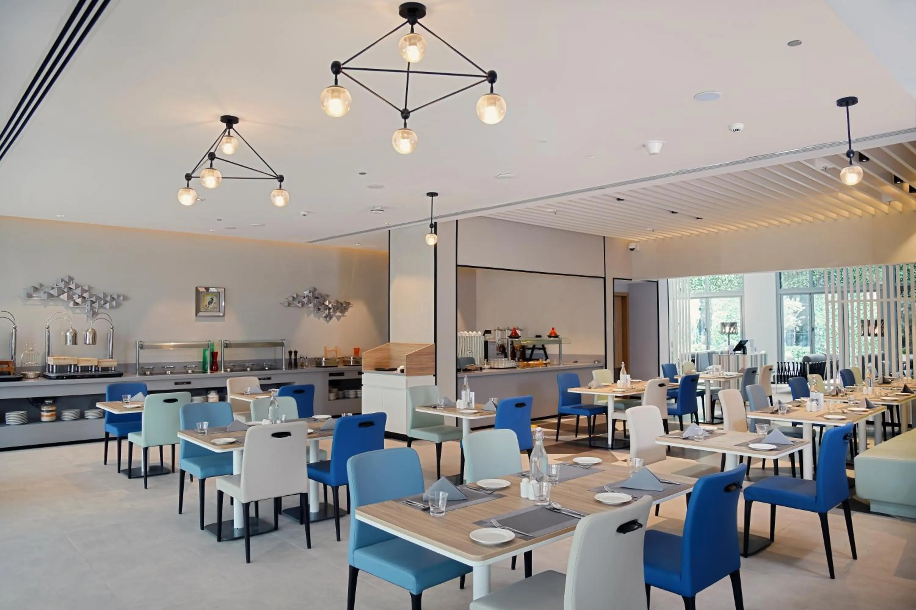 Restaurant/places to eat in Lemon Tree Hotel, Jumeirah Dubai