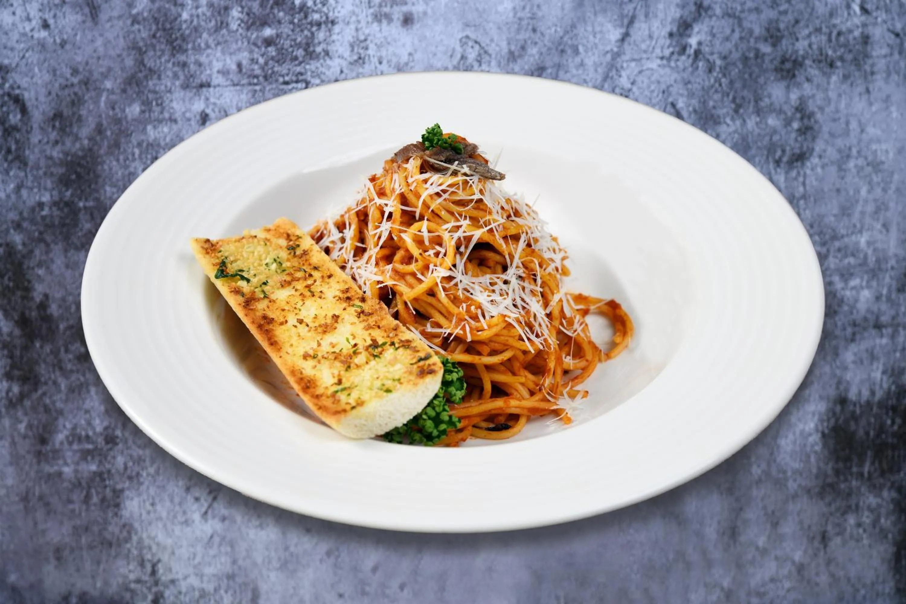 Restaurant/places to eat in Lemon Tree Hotel, Jumeirah Dubai