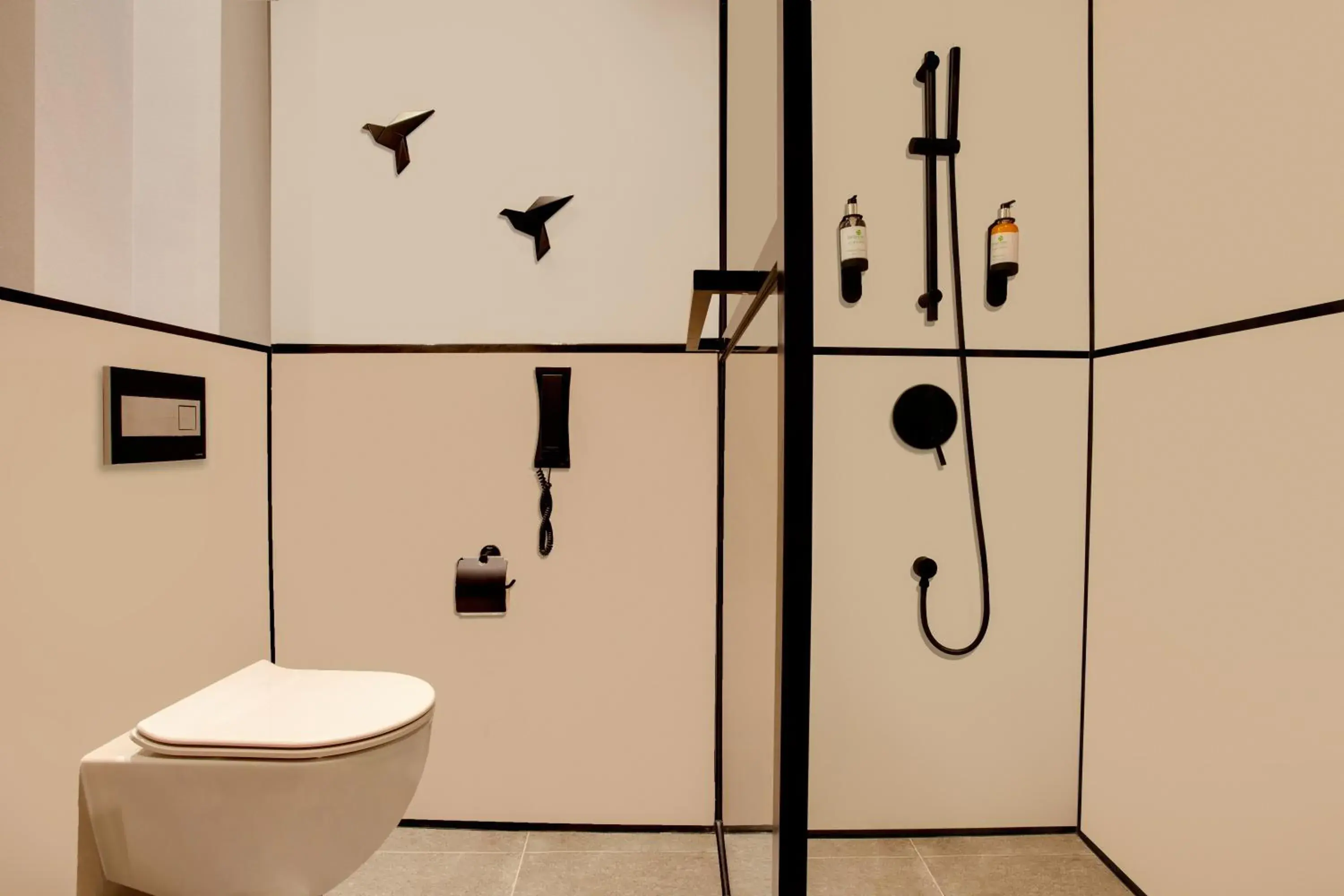 Superior Queen/Twin Room in Lemon Tree Hotel, Jumeirah Dubai Superior Queen/Twin Room in Lemon Tree Hotel, Jumeirah Dubai