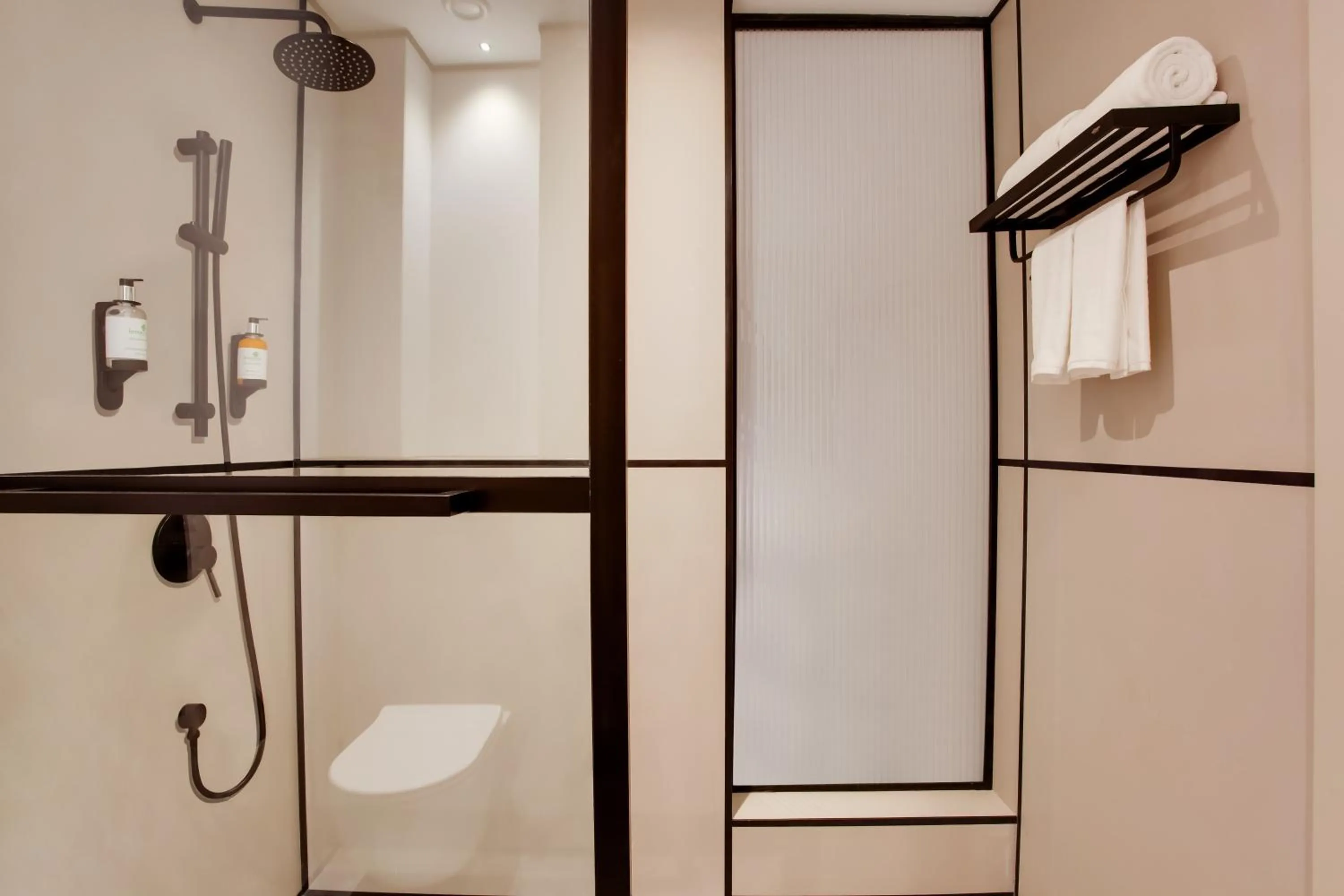 Bathroom in Lemon Tree Hotel, Jumeirah Dubai