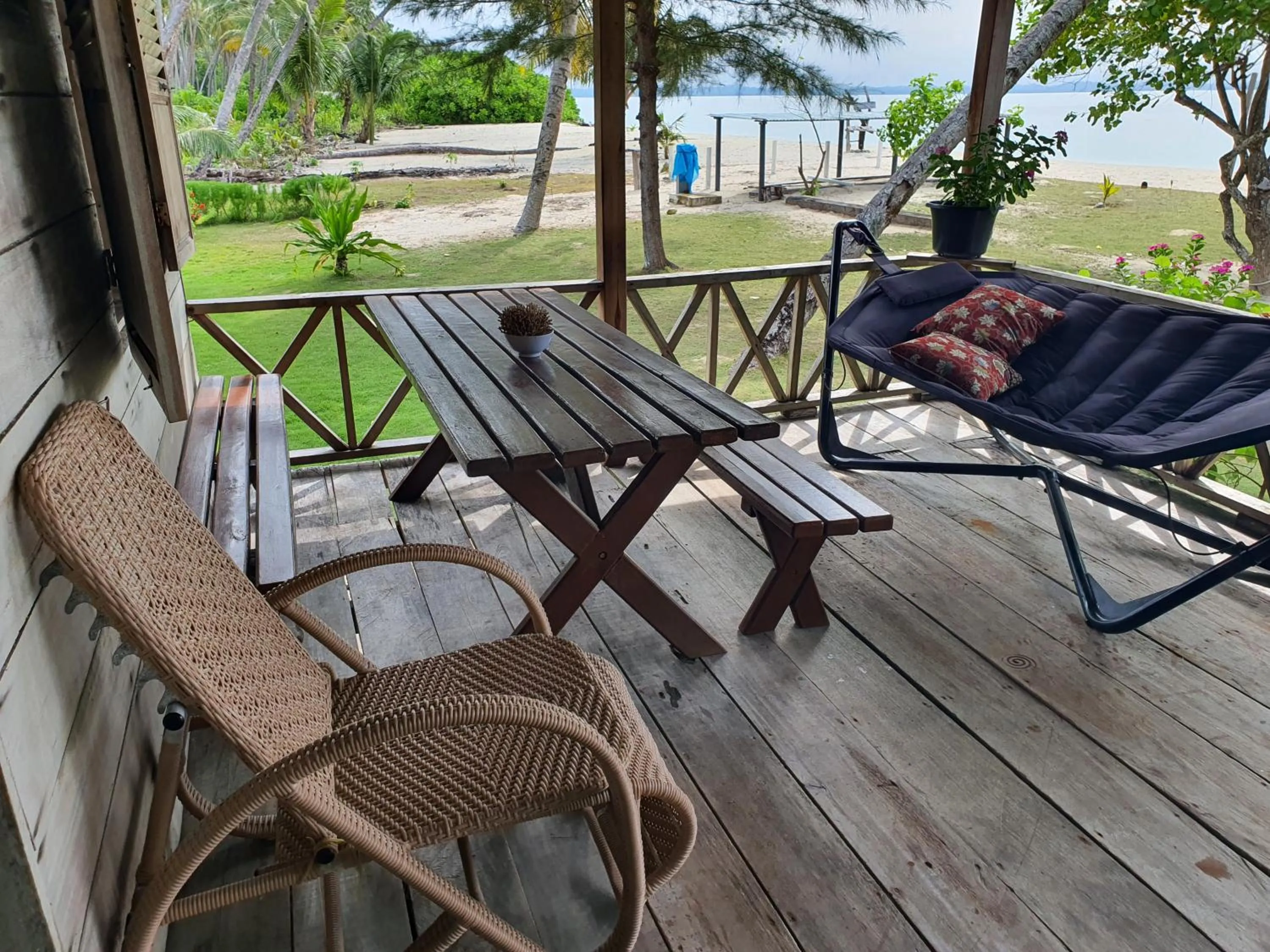 Restaurant/places to eat in MB Palambak Island Resort Pulau Banyak Aceh Singkil