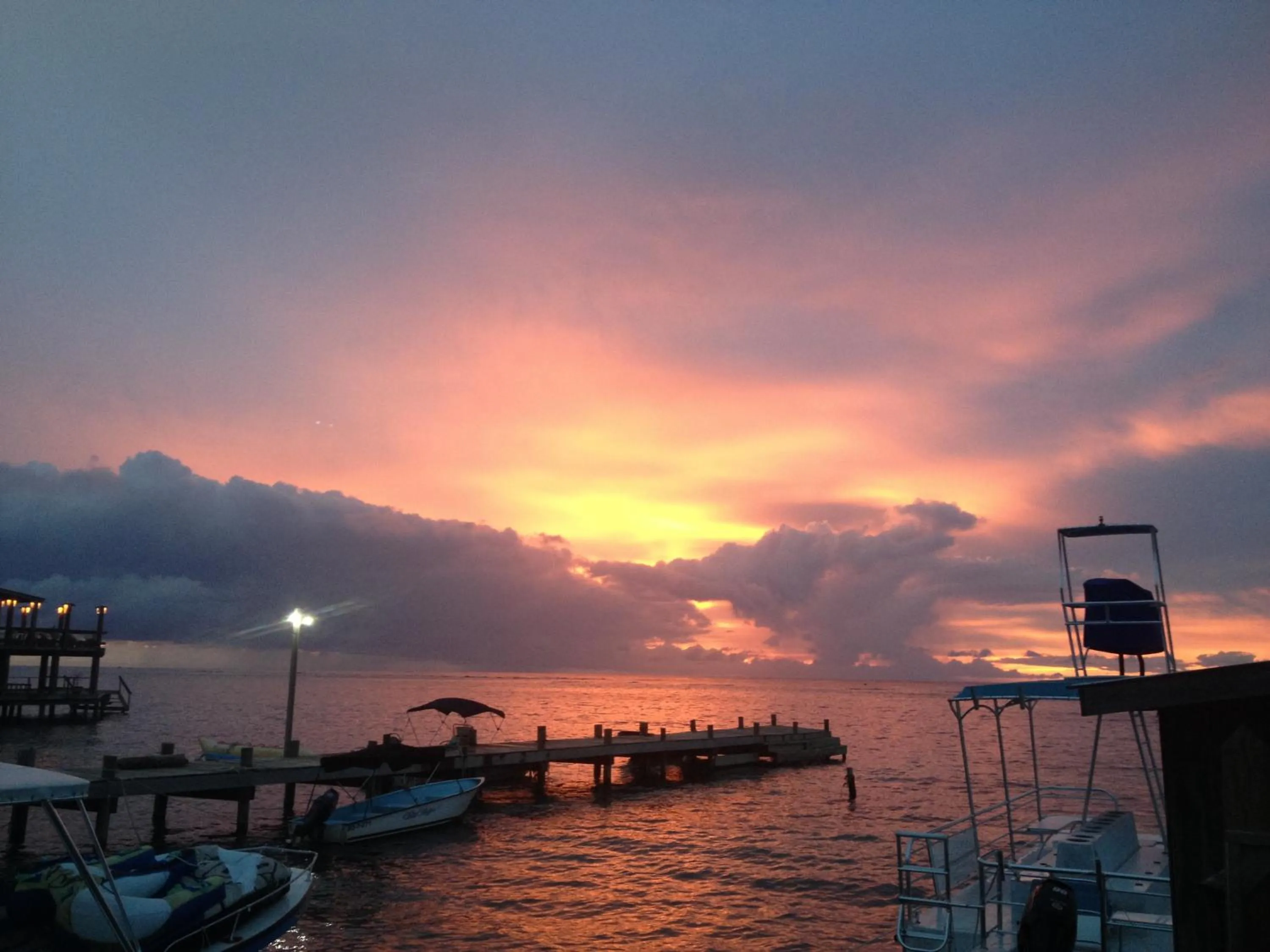 Property building in Splash Inn Dive Resort & Villas