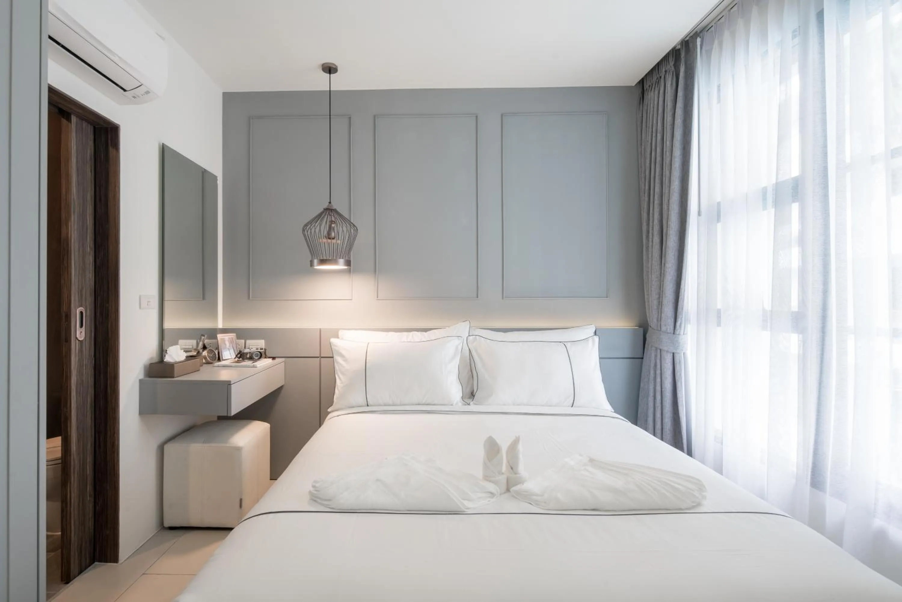 Bedroom, Bed in Palmyrah Surin Beach Residence