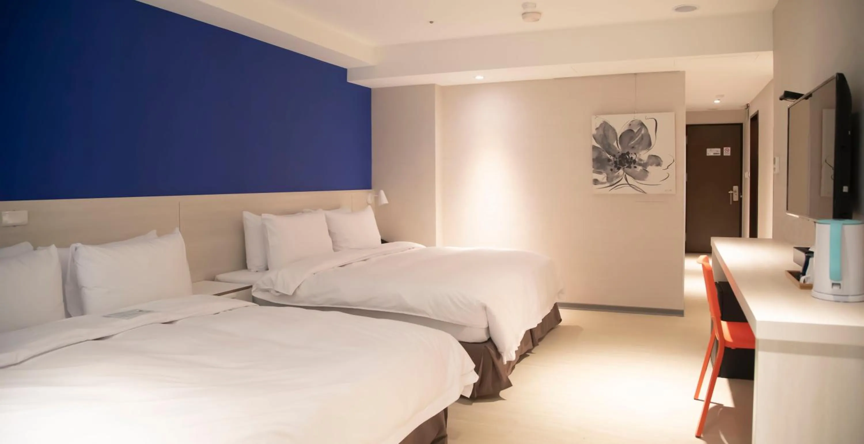 Bed in HATAGO+ THE ALLEY