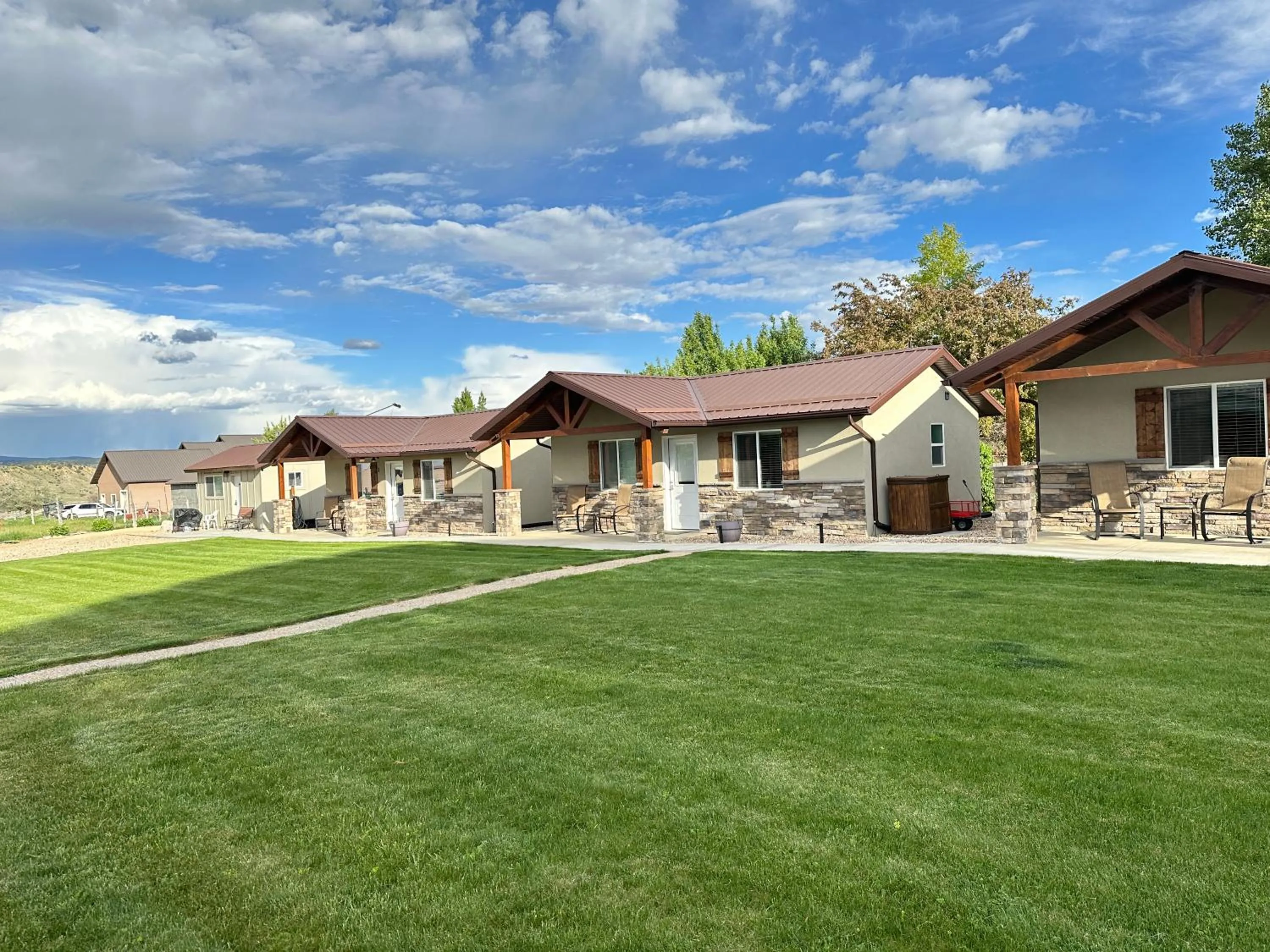 Property building in Bybee's Steppingstone Motel