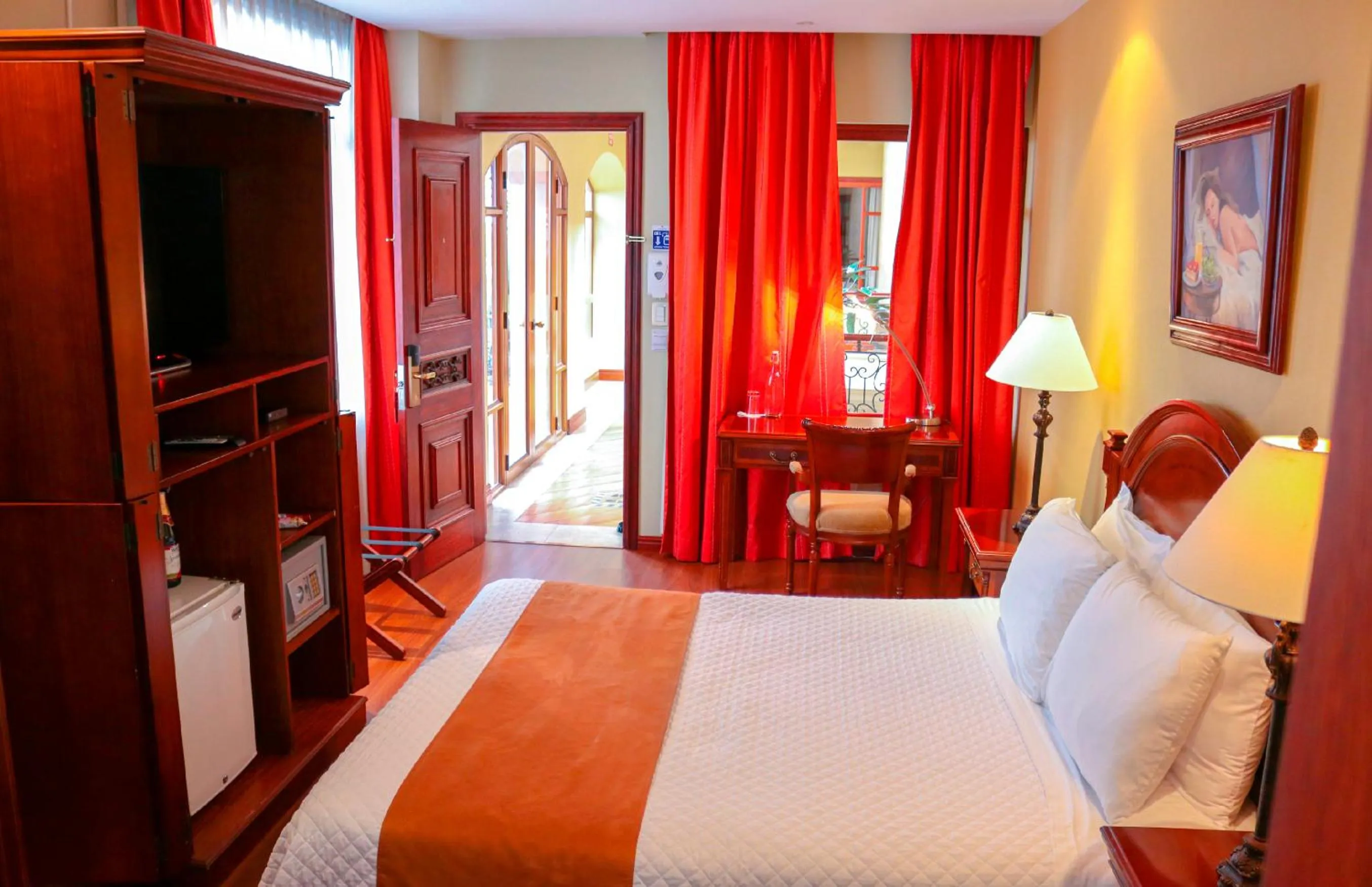 Bed in Grand Victoria Boutique Hotel