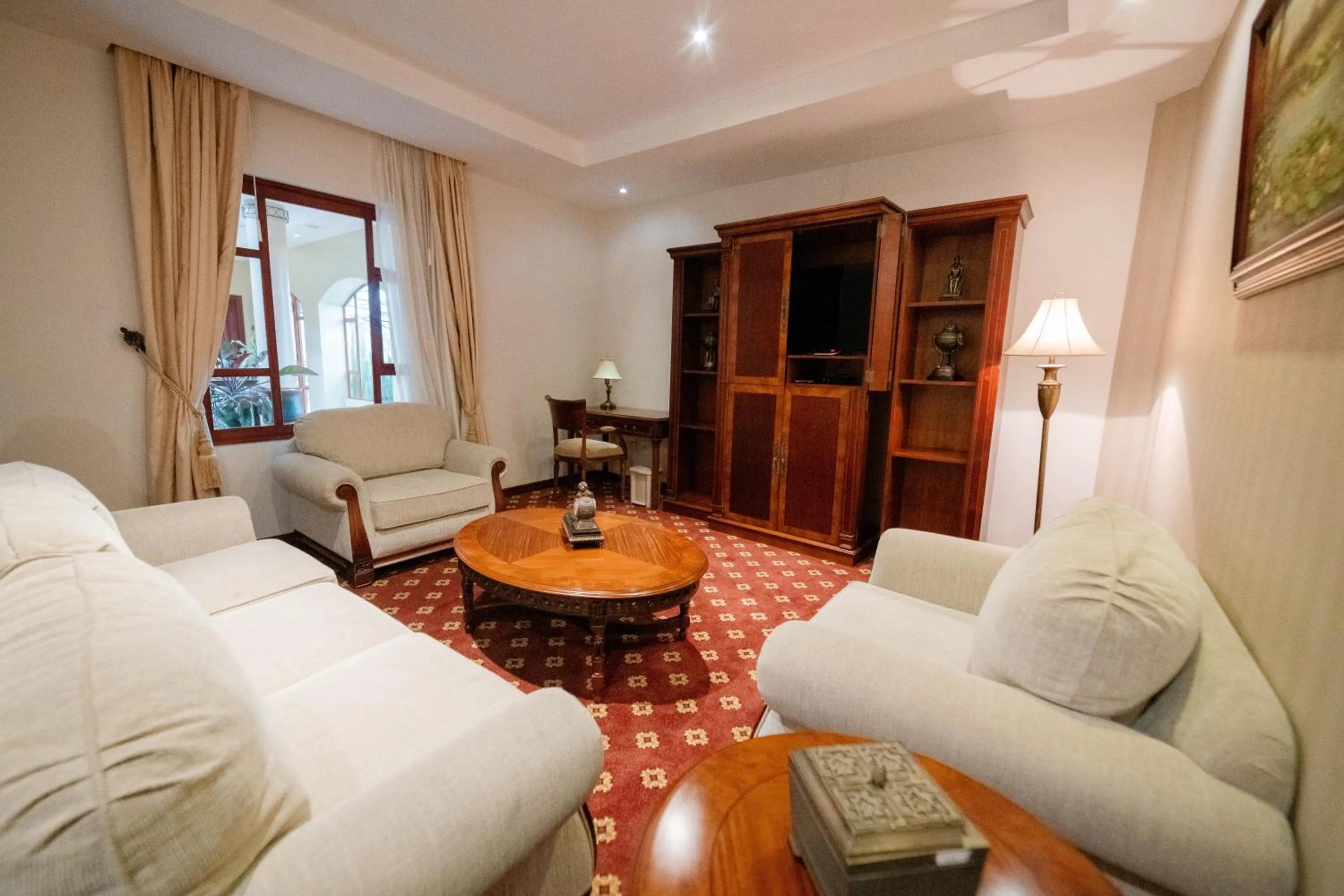 Grand Victoria Boutique Hotel