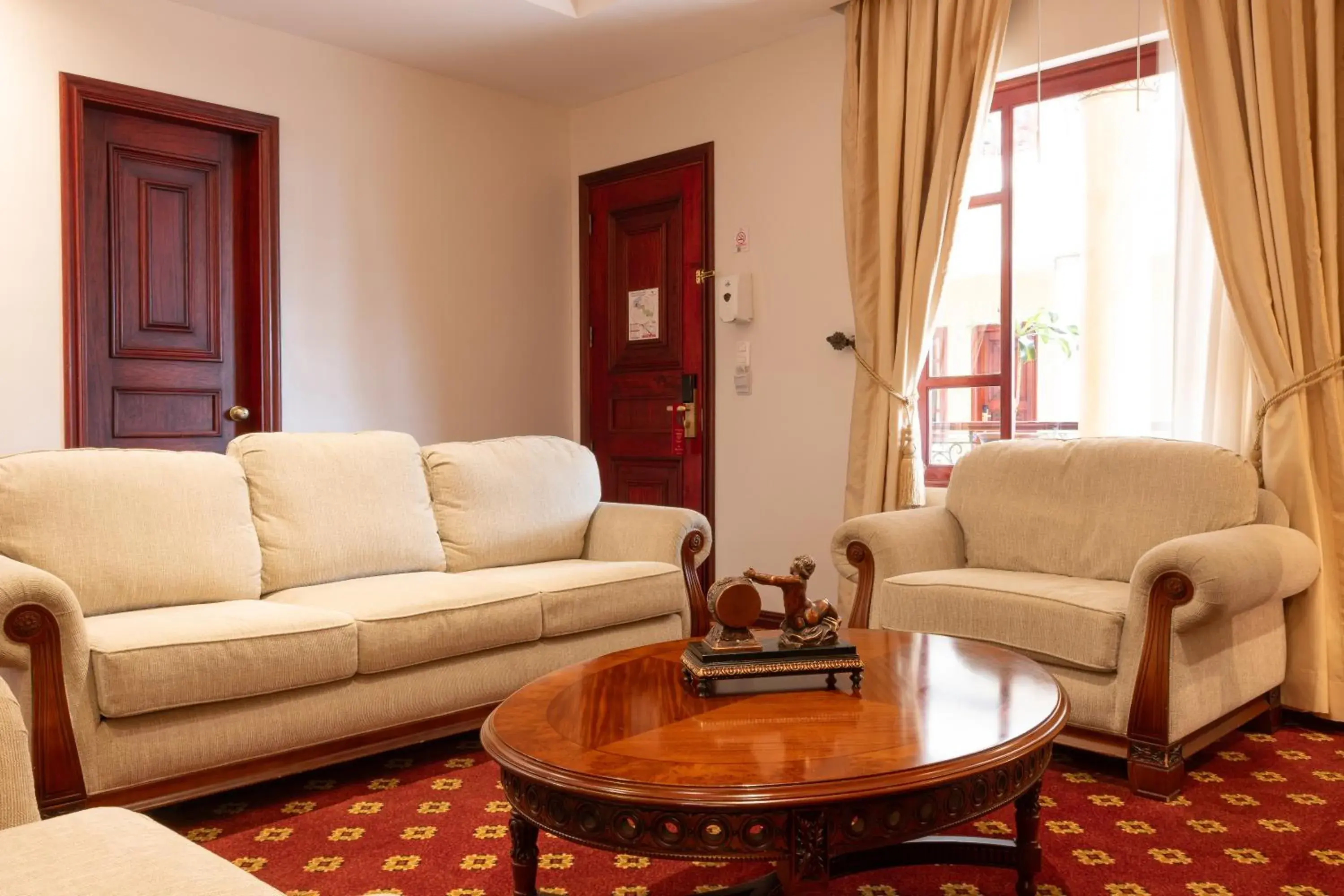 Luxury Suite with Spa Bath in Grand Victoria Boutique Hotel Luxury Suite with Spa Bath in Grand Victoria Boutique Hotel