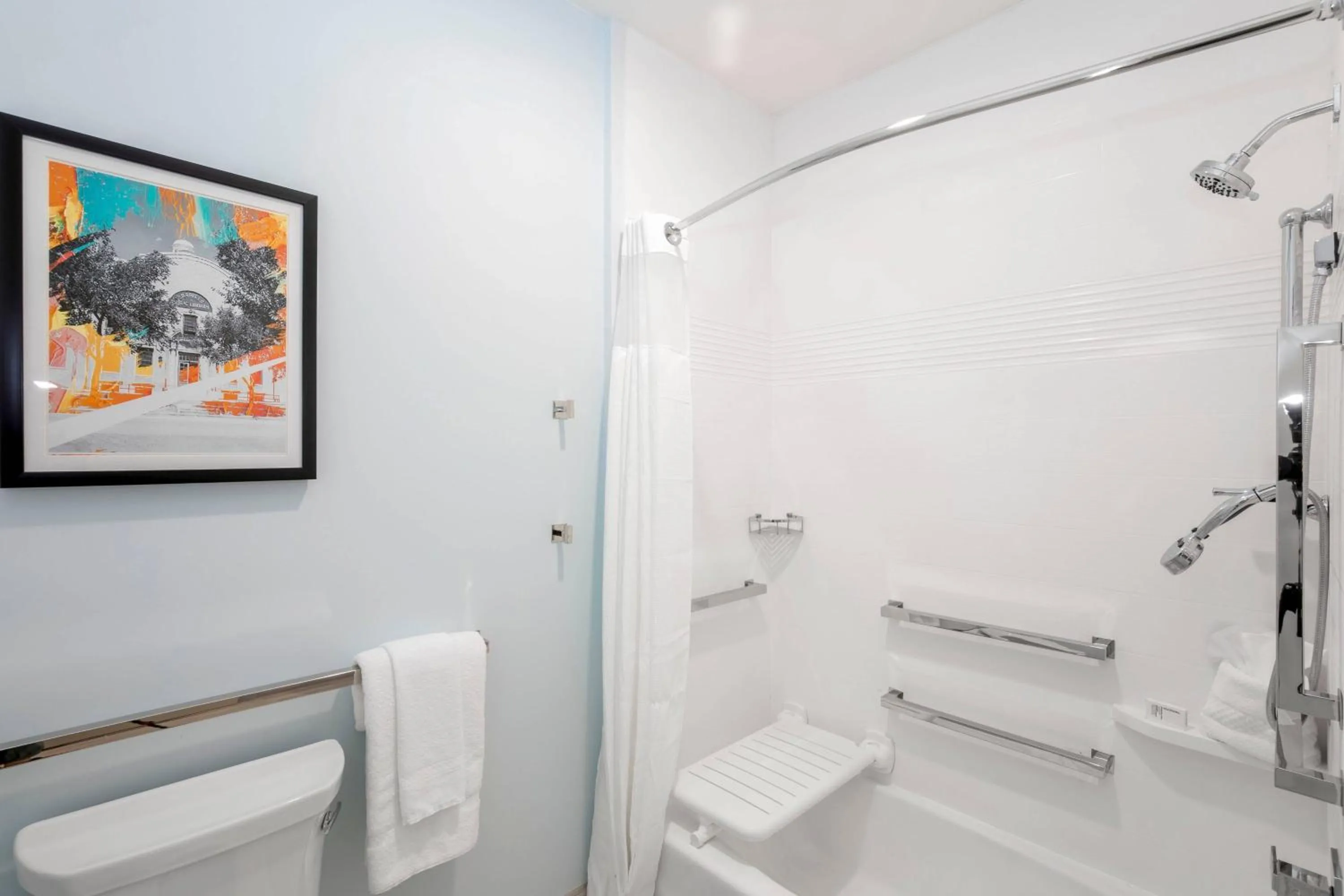 Bathroom in TownePlace Suites Amarillo West/Medical Center