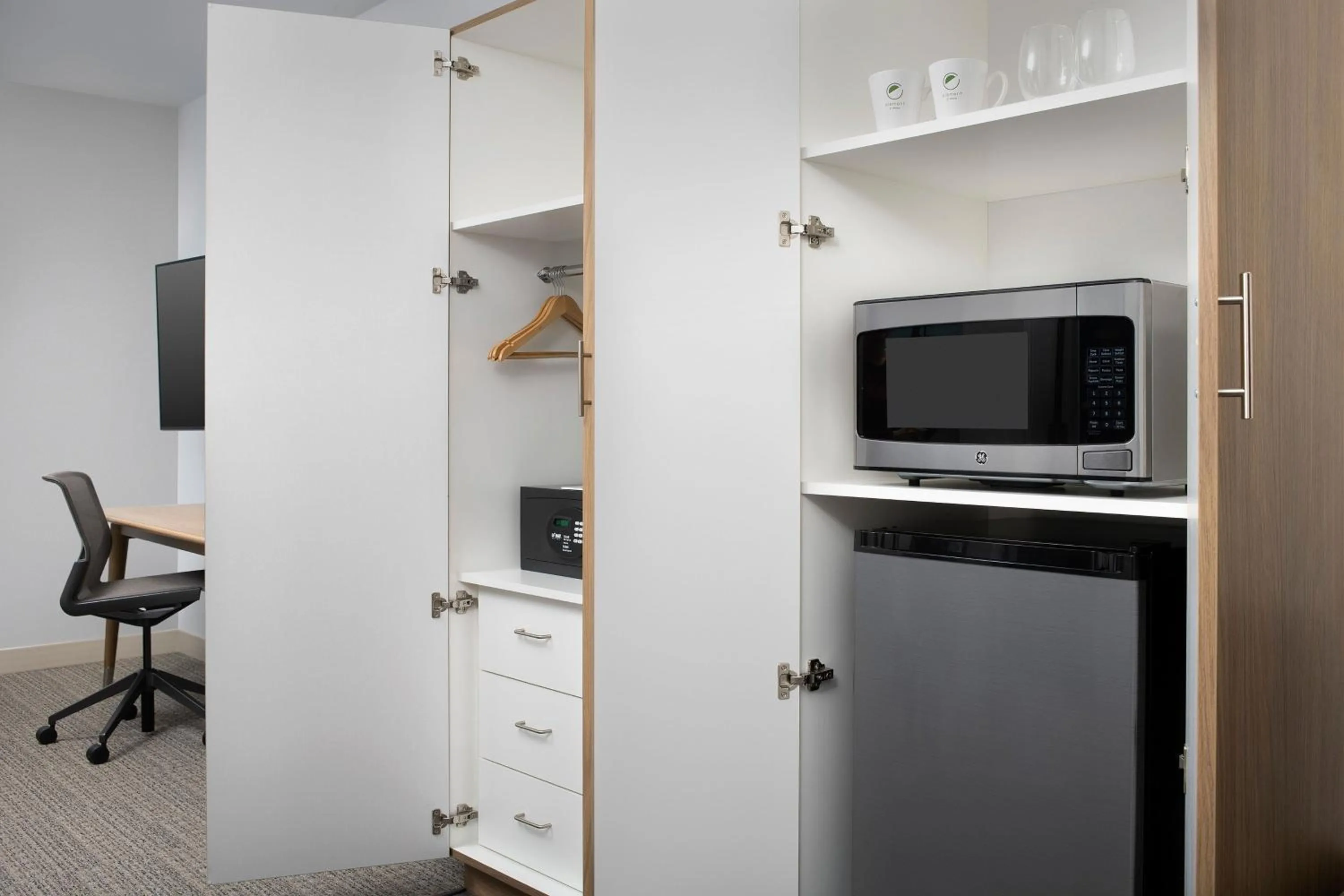 Photo of the whole room in Element Sedona