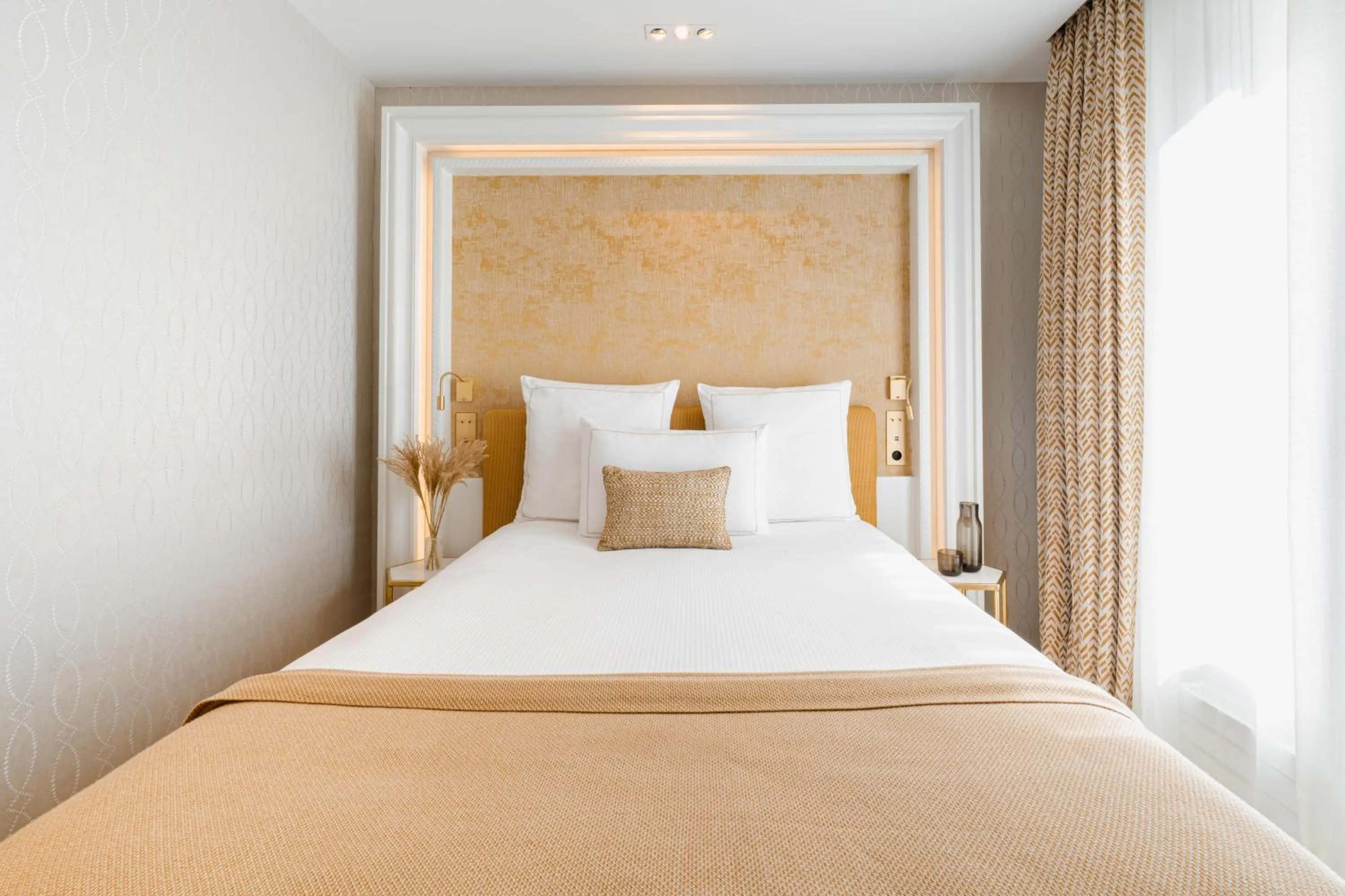 Bed in Hôtel Madison