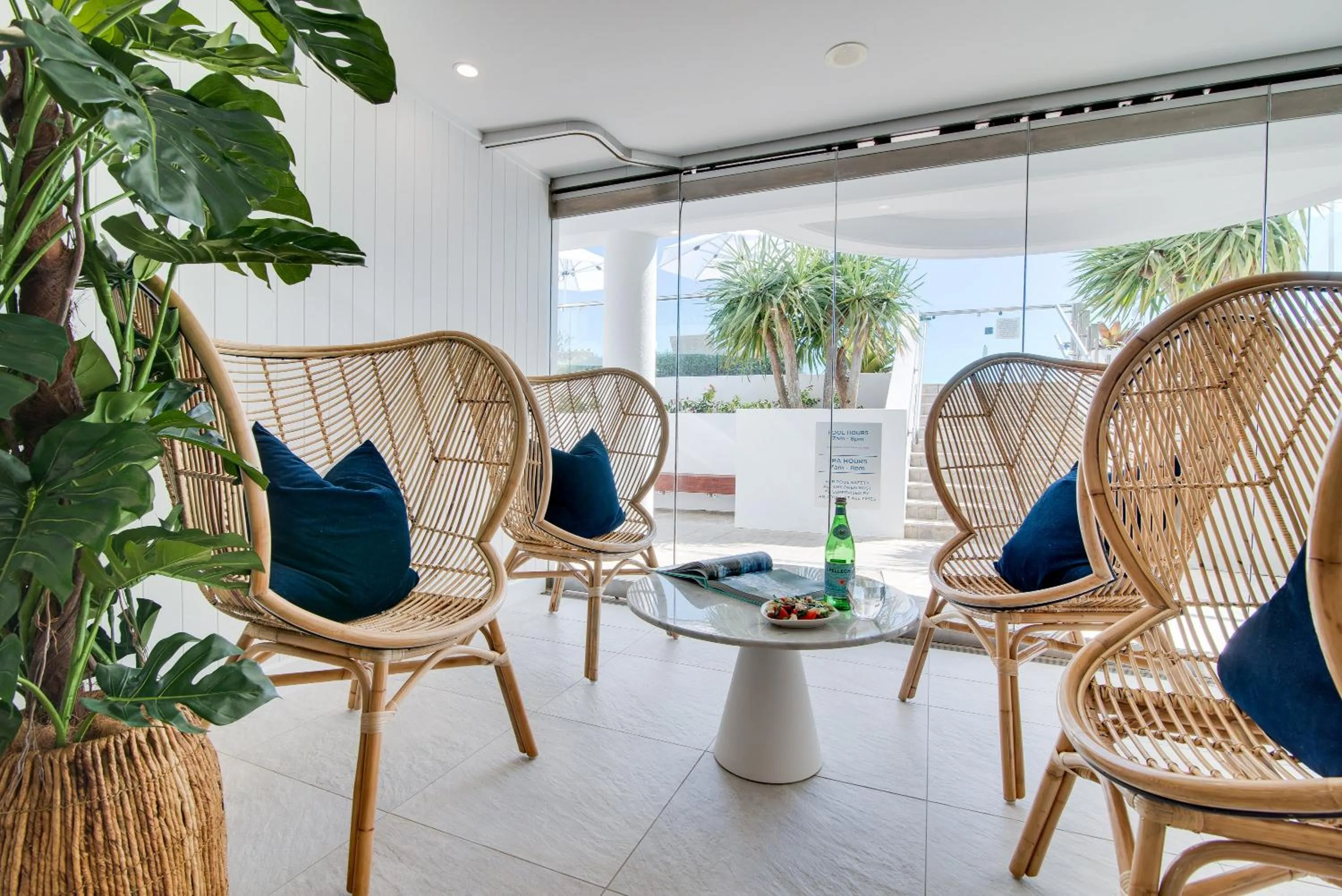 Communal lounge/ TV room in Tingirana Noosa