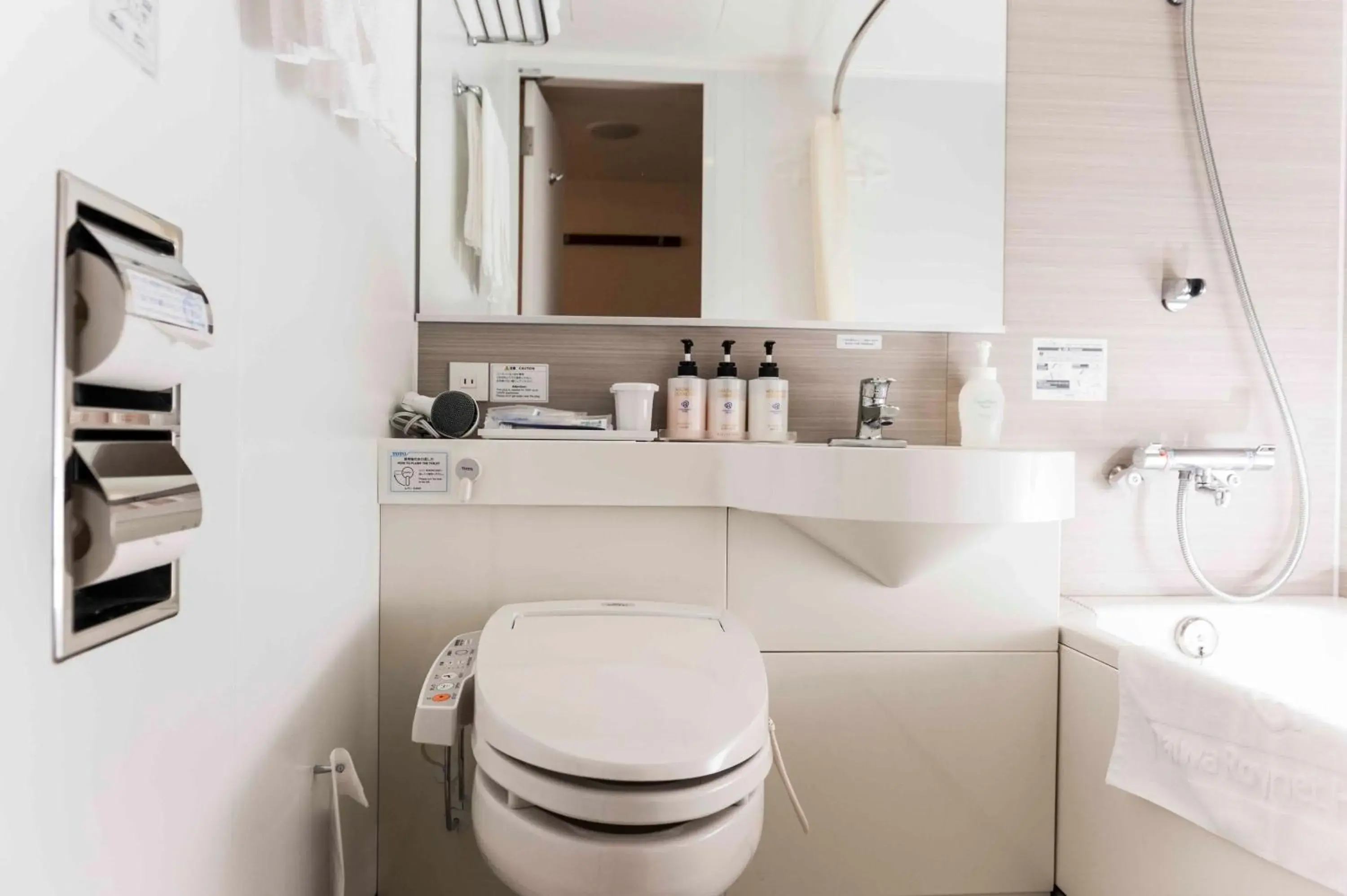 Standard Double Room - single occupancy - Non-Smoking in Daiwa Roynet Hotel Okinawa-Kenchomae Standard Double Room - single occupancy - Non-Smoking in Daiwa Roynet Hotel Okinawa-Kenchomae