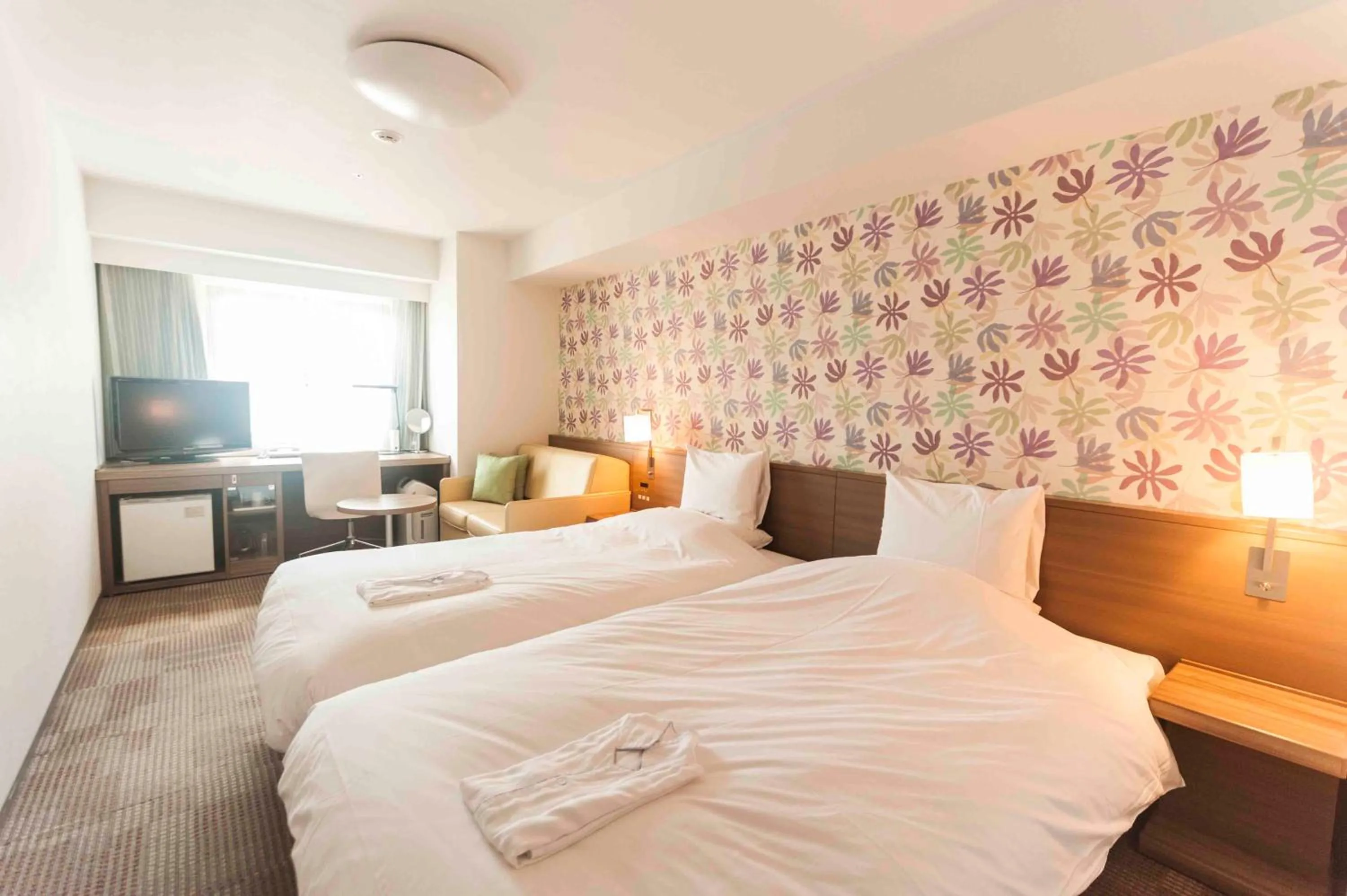 Bed in Daiwa Roynet Hotel Okinawa-Kenchomae