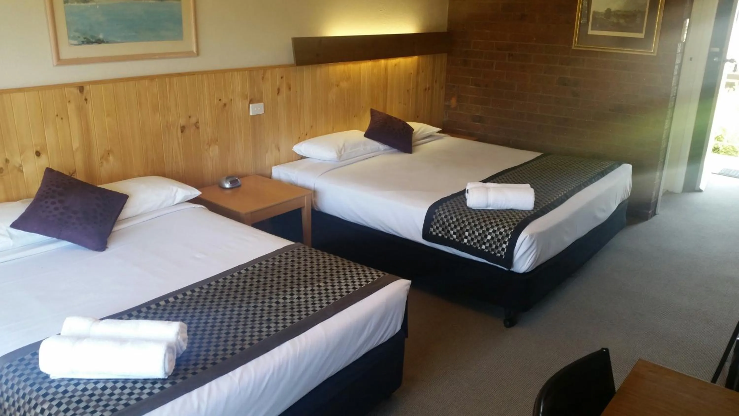Bed in Bogong View Motor Inn