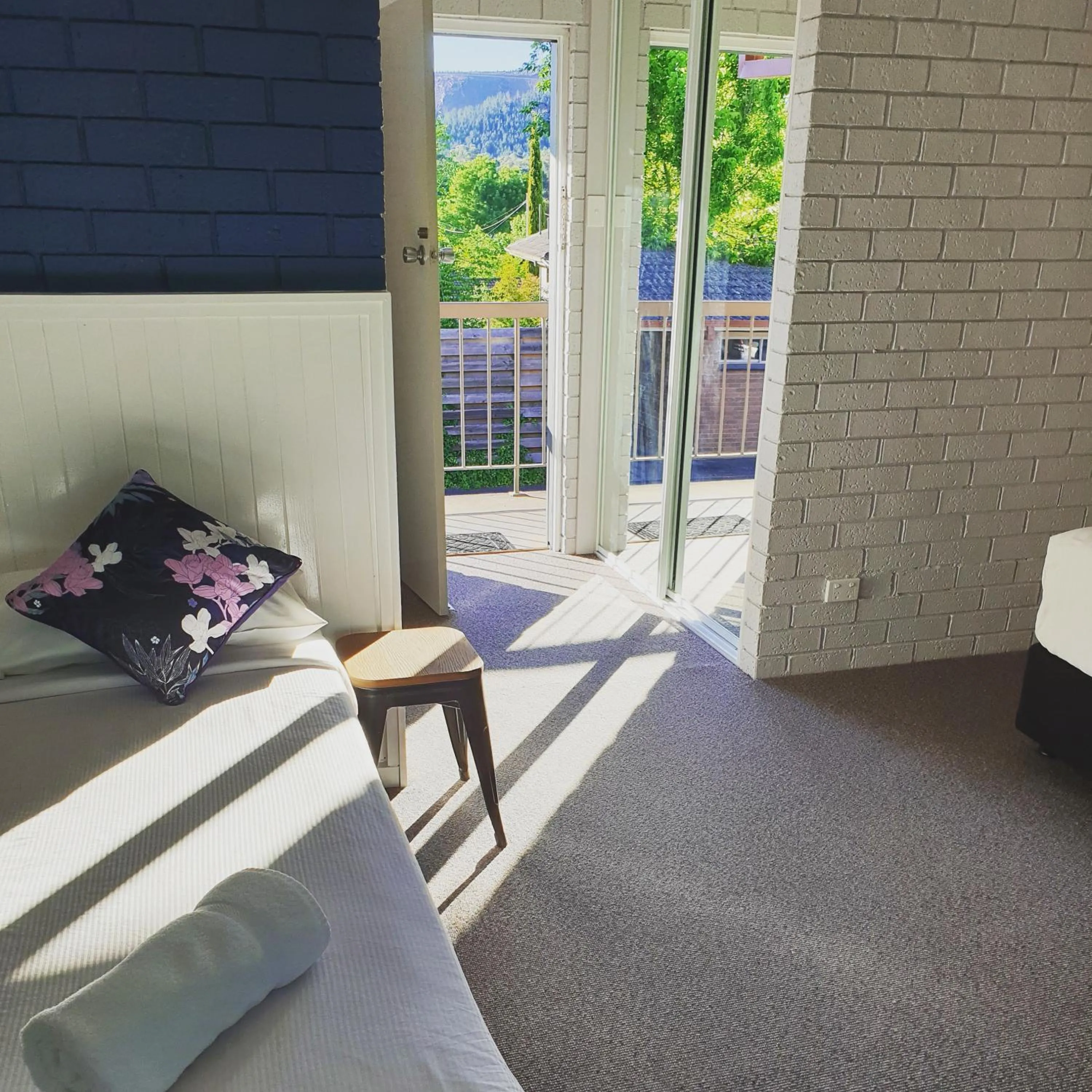 Bedroom in Bogong View Motor Inn