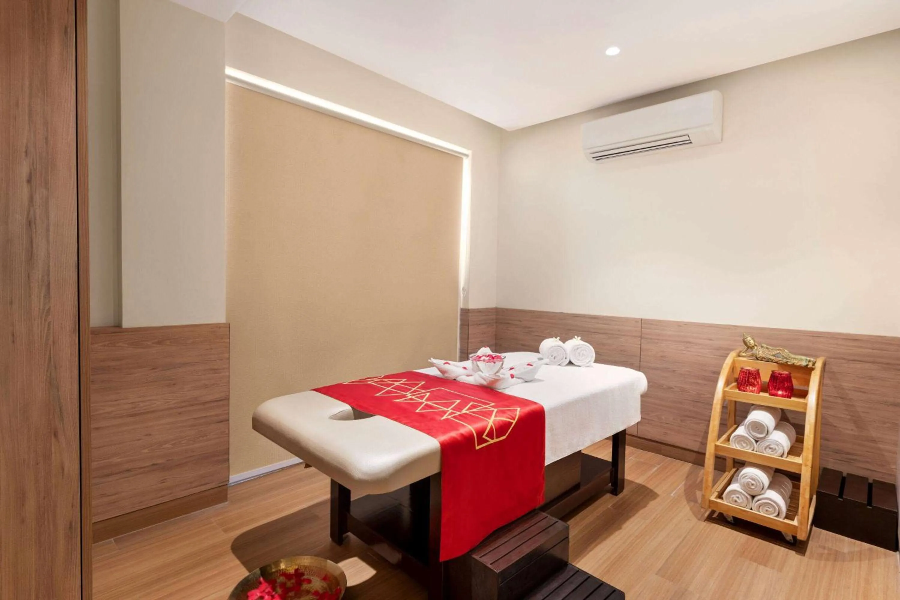 Spa and wellness centre/facilities, Bed in Ramada by Wyndham Aligarh GT Road