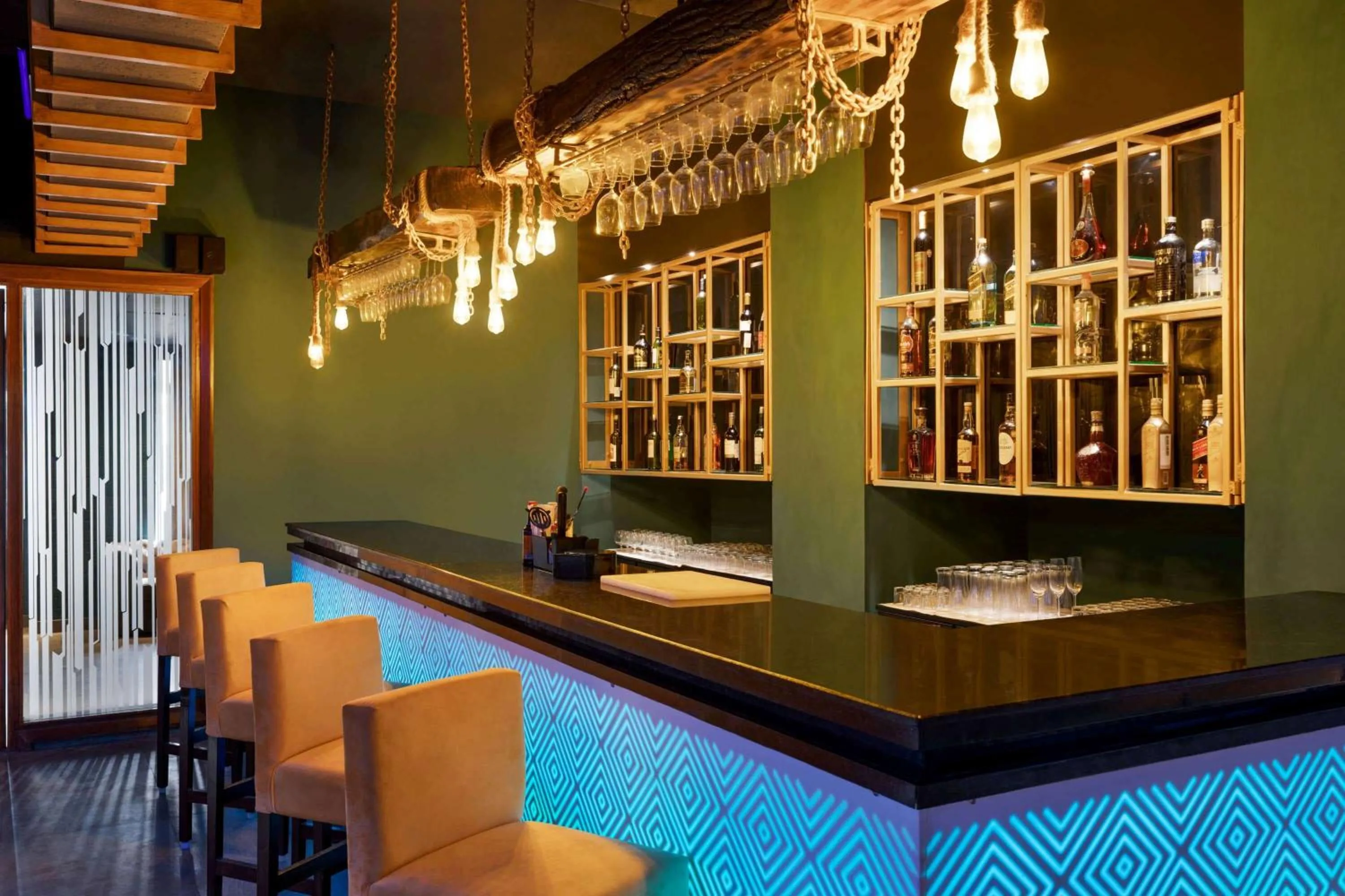 Lounge or bar in Ramada by Wyndham Aligarh GT Road