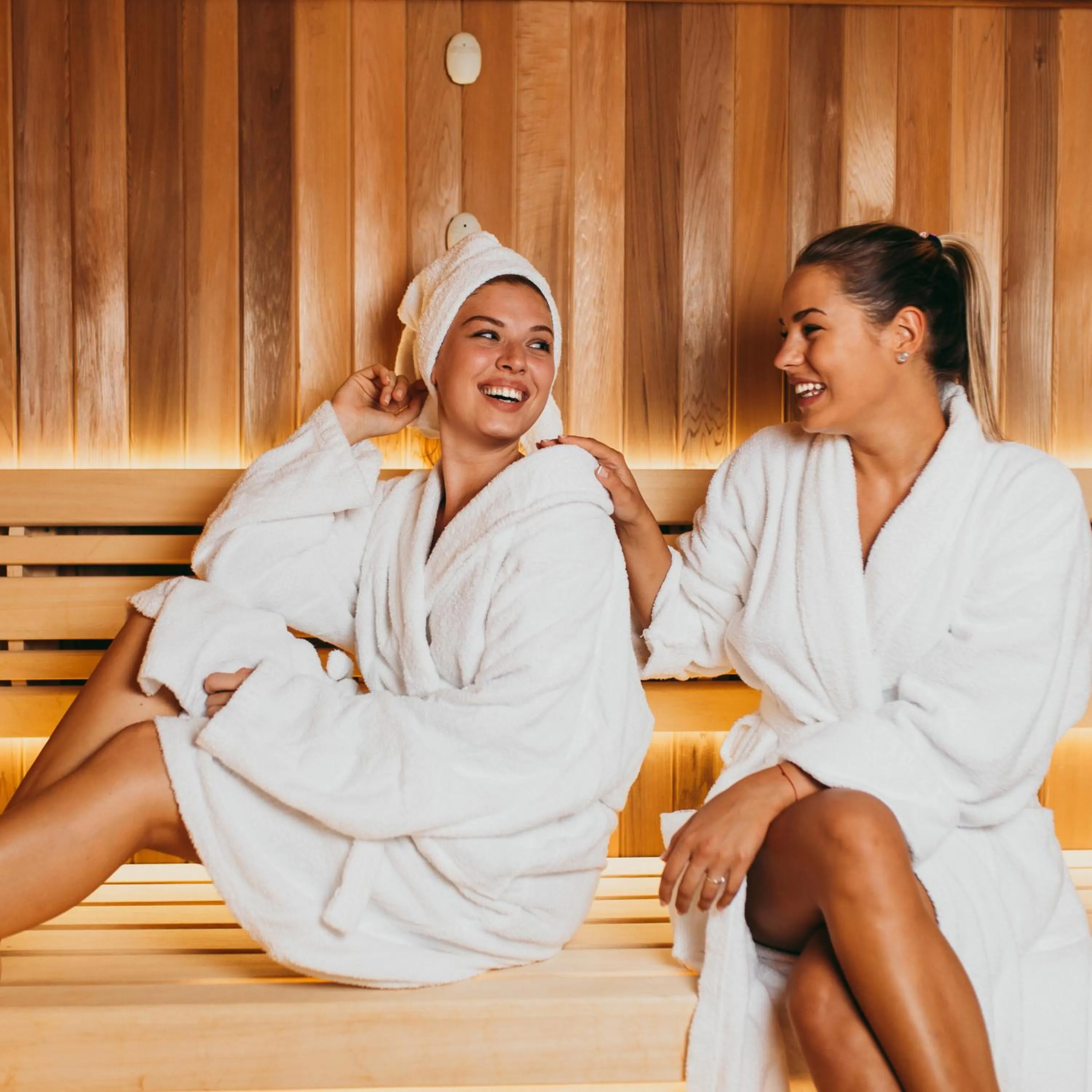 People in Rooms & Amoria Spa for Adults Only - Hotel Jägerhof Wörthersee