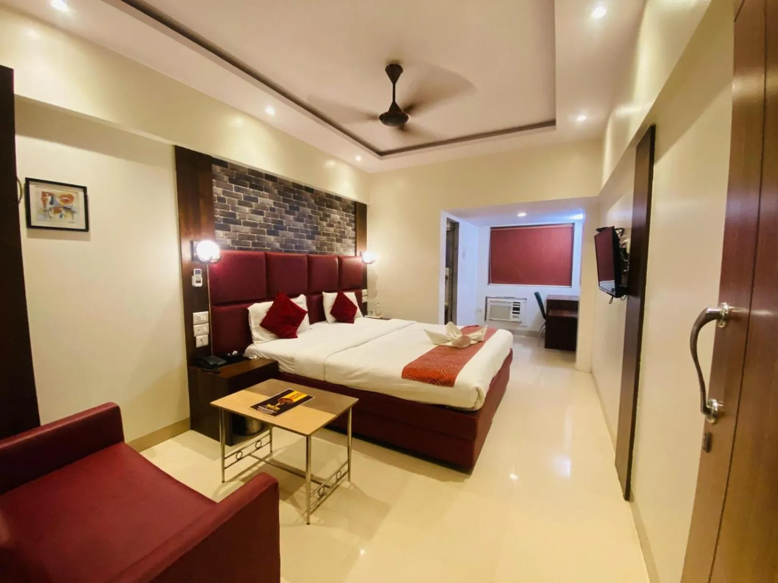 Photo of the whole room, Bed in Hotel Vashi Inn