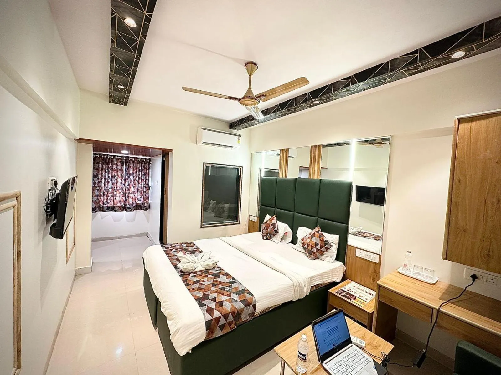 Photo of the whole room, Bed in Hotel Vashi Inn