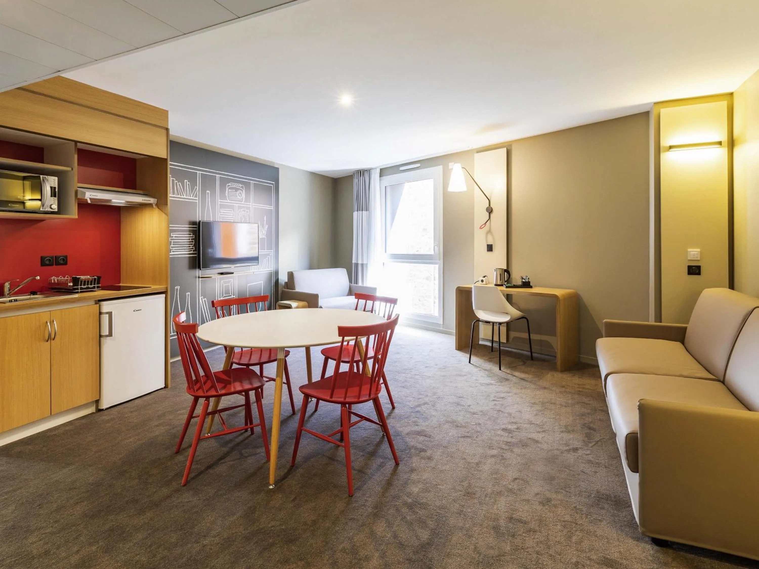 Bedroom in ibis Saint Malo Plage