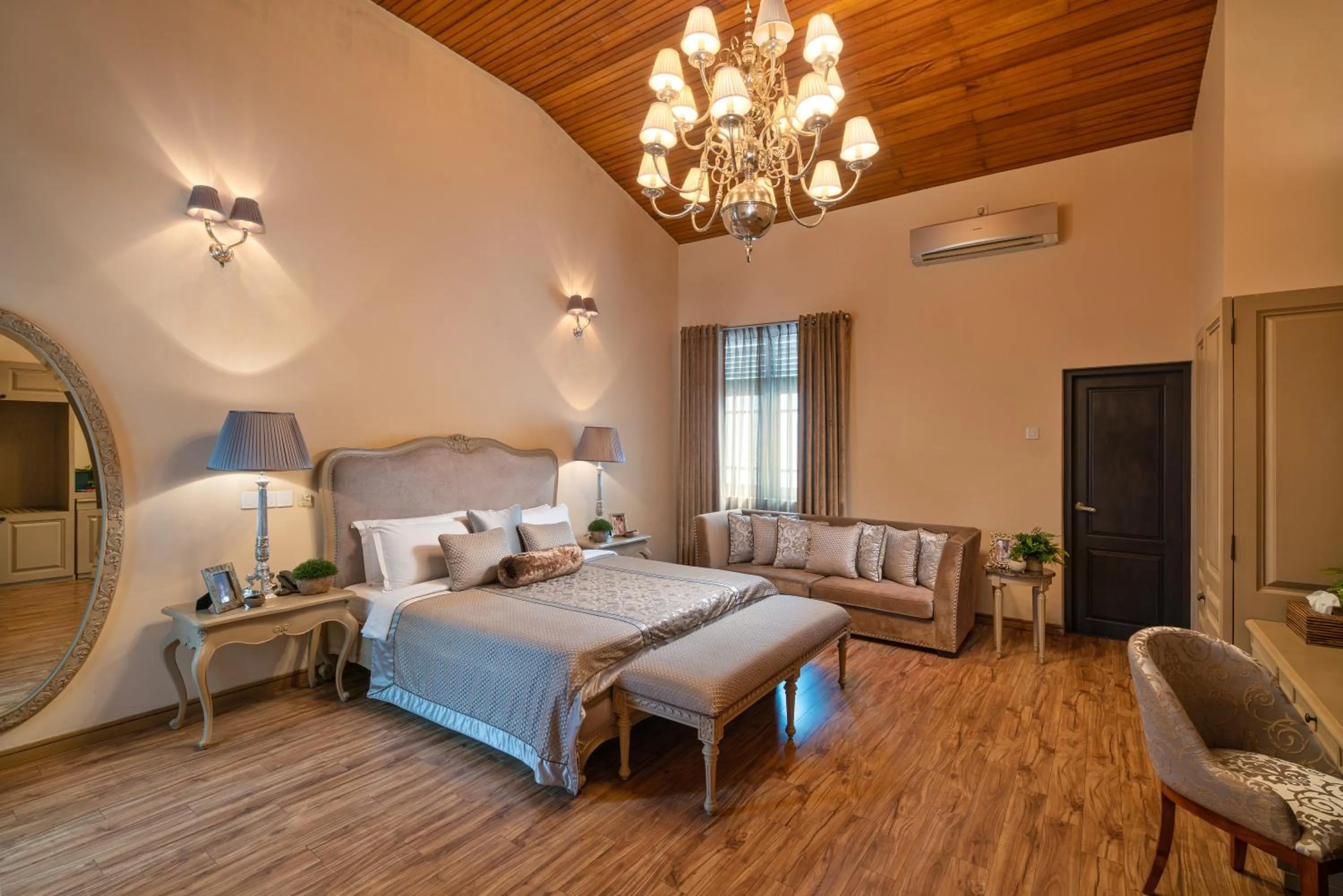 Photo of the whole room, Bed in Clove Villa