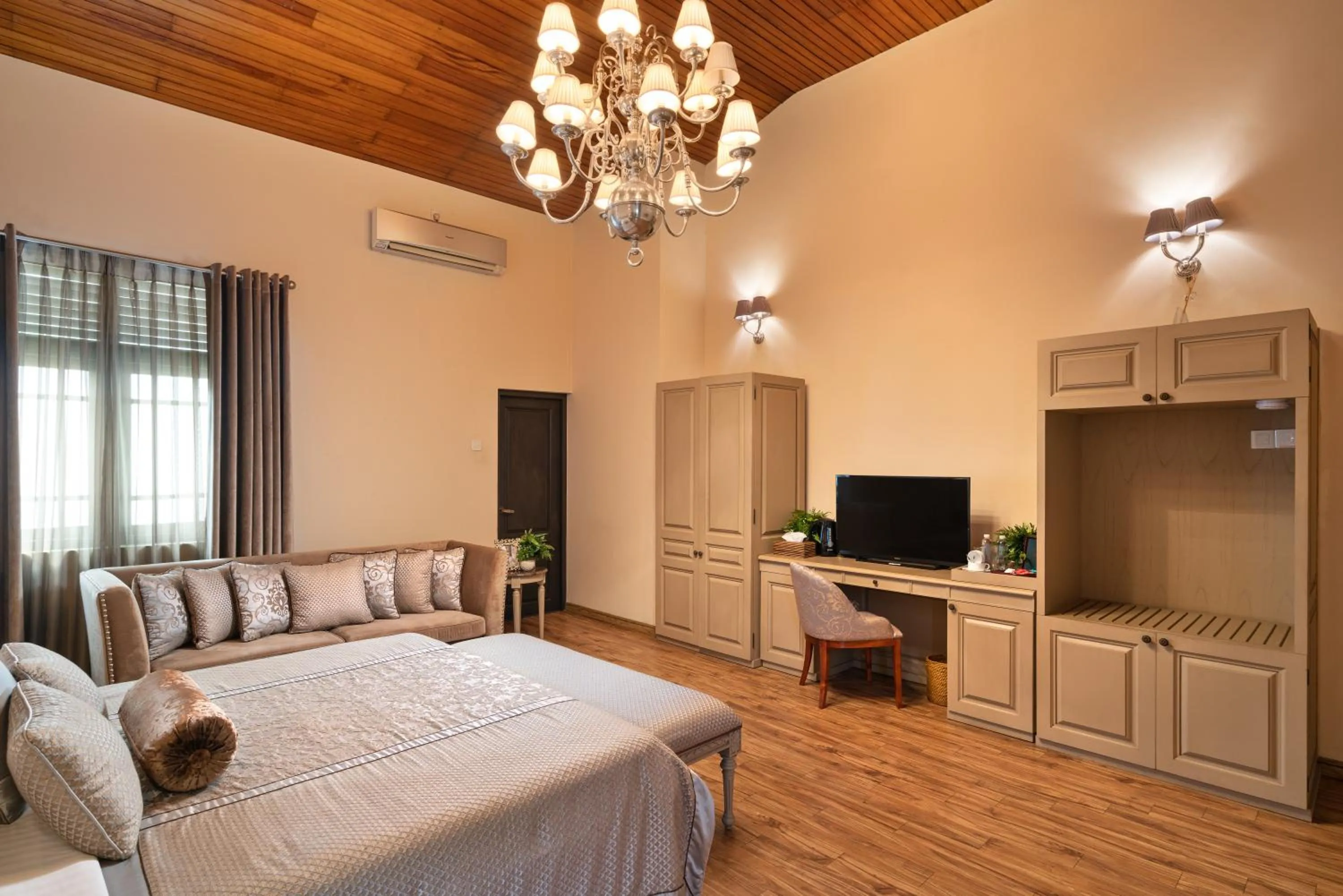 Photo of the whole room, Bed in Clove Villa