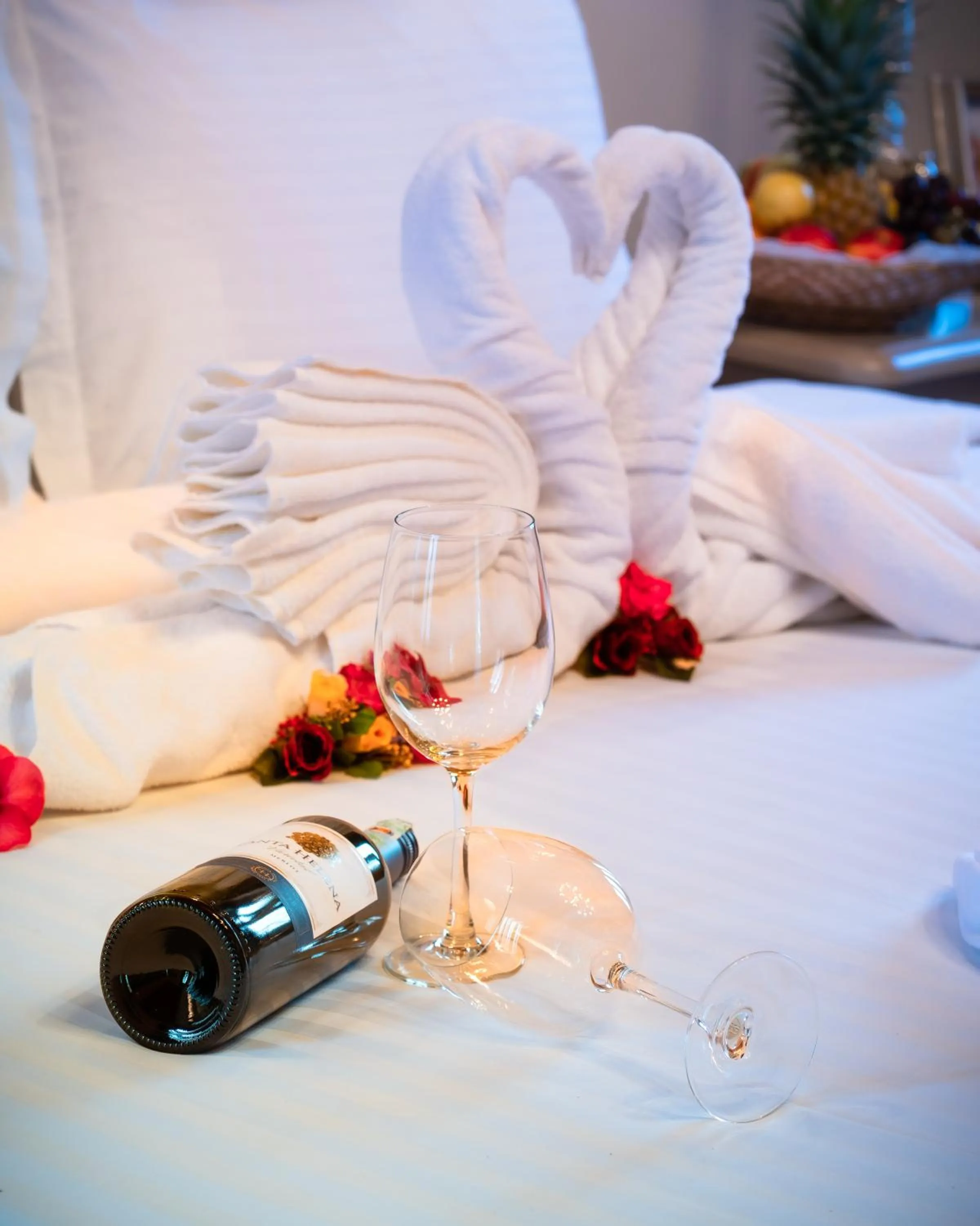 Drinks, Bed in Clove Villa