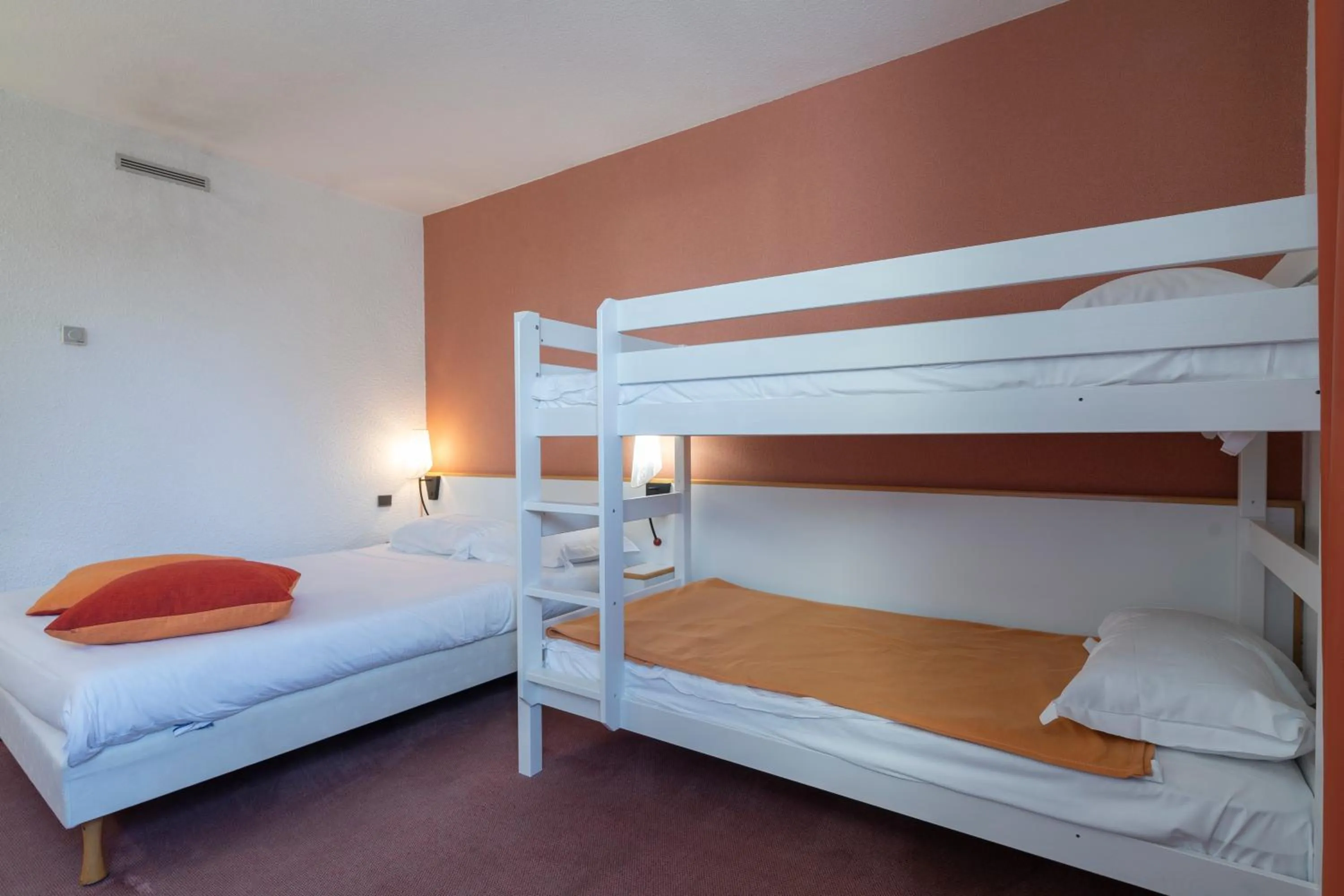 Bed in Hôtel Akena Poitiers Nord Futuroscope