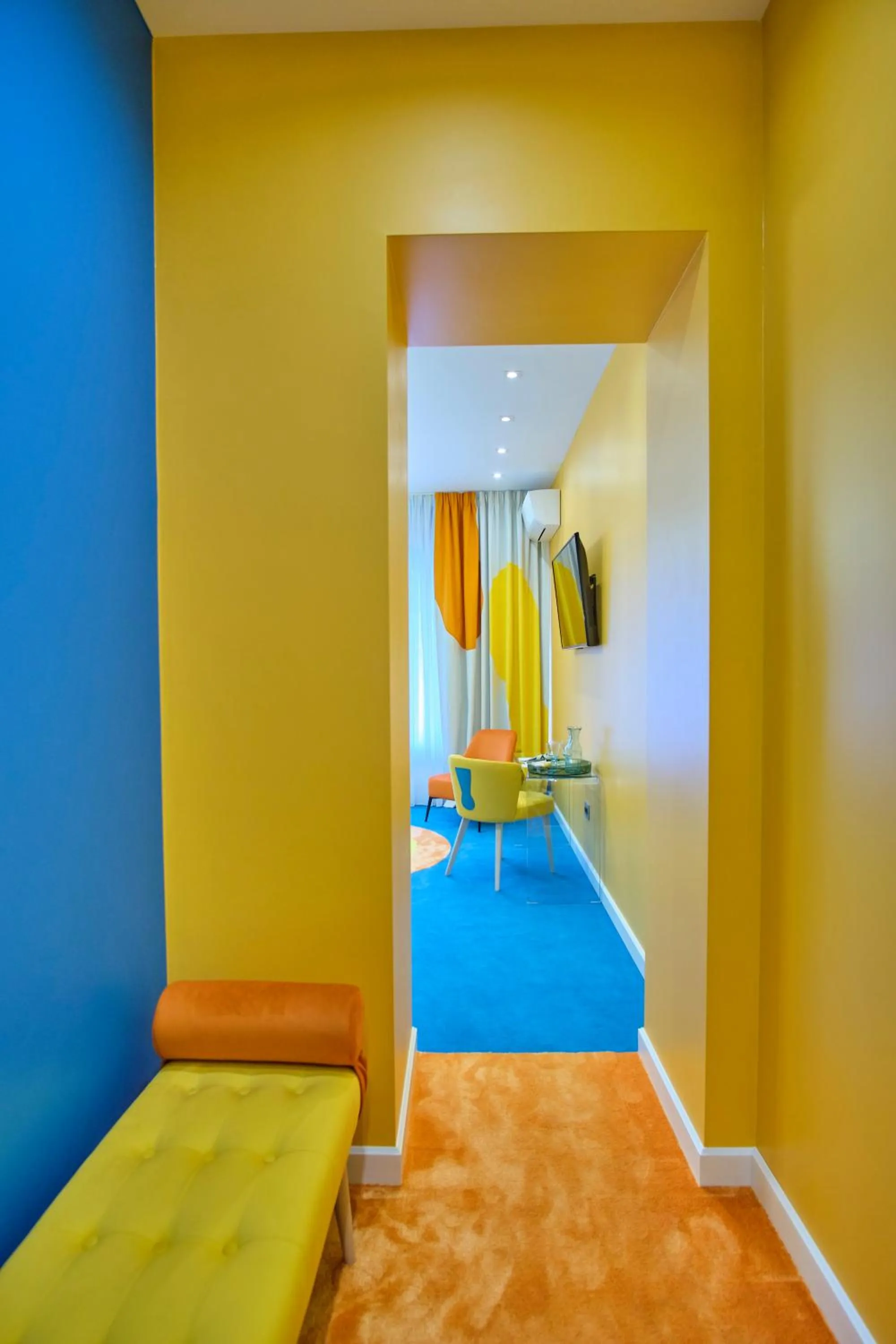 Decorative detail, Bed in Vilacrosse Boutique Inn