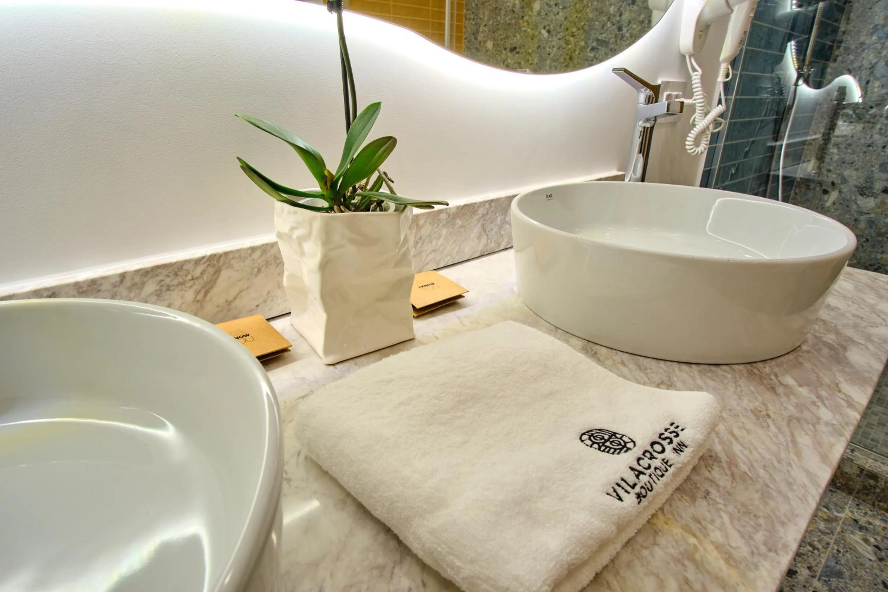 Bathroom in Vilacrosse Boutique Inn