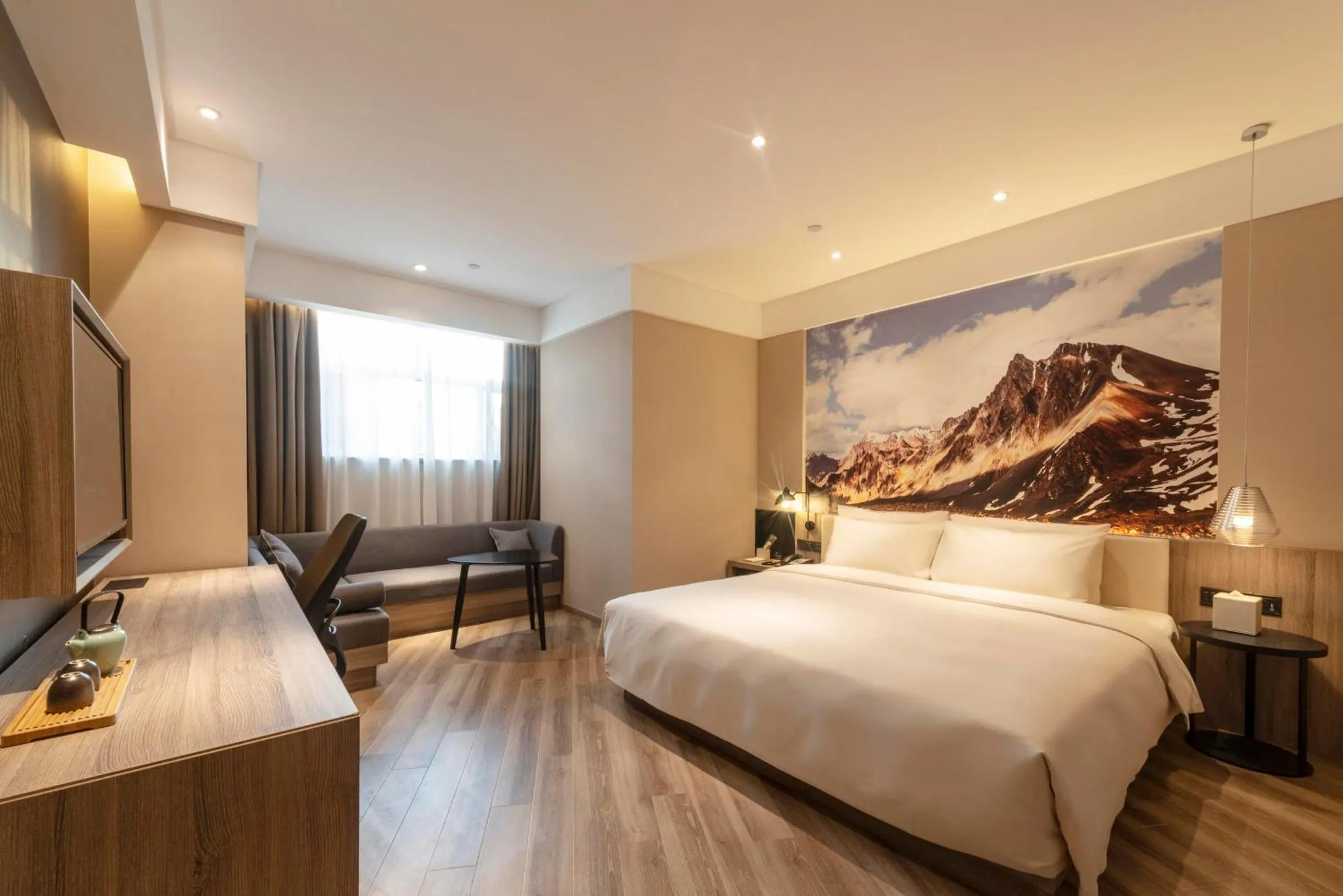 Bed in Atour Hotel (Urumqi Renmin Cinema)