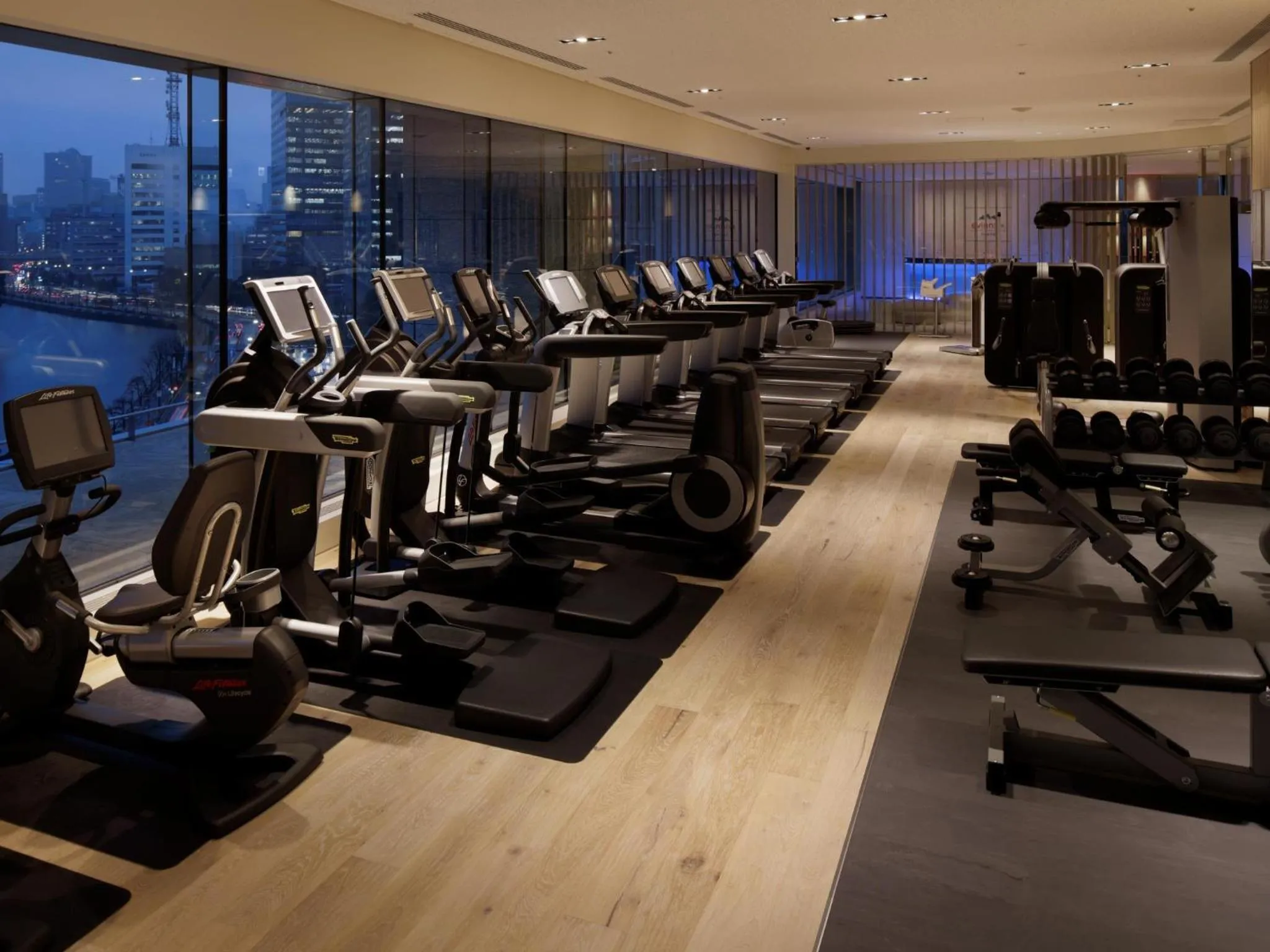 Fitness centre/facilities in Palace Hotel Tokyo