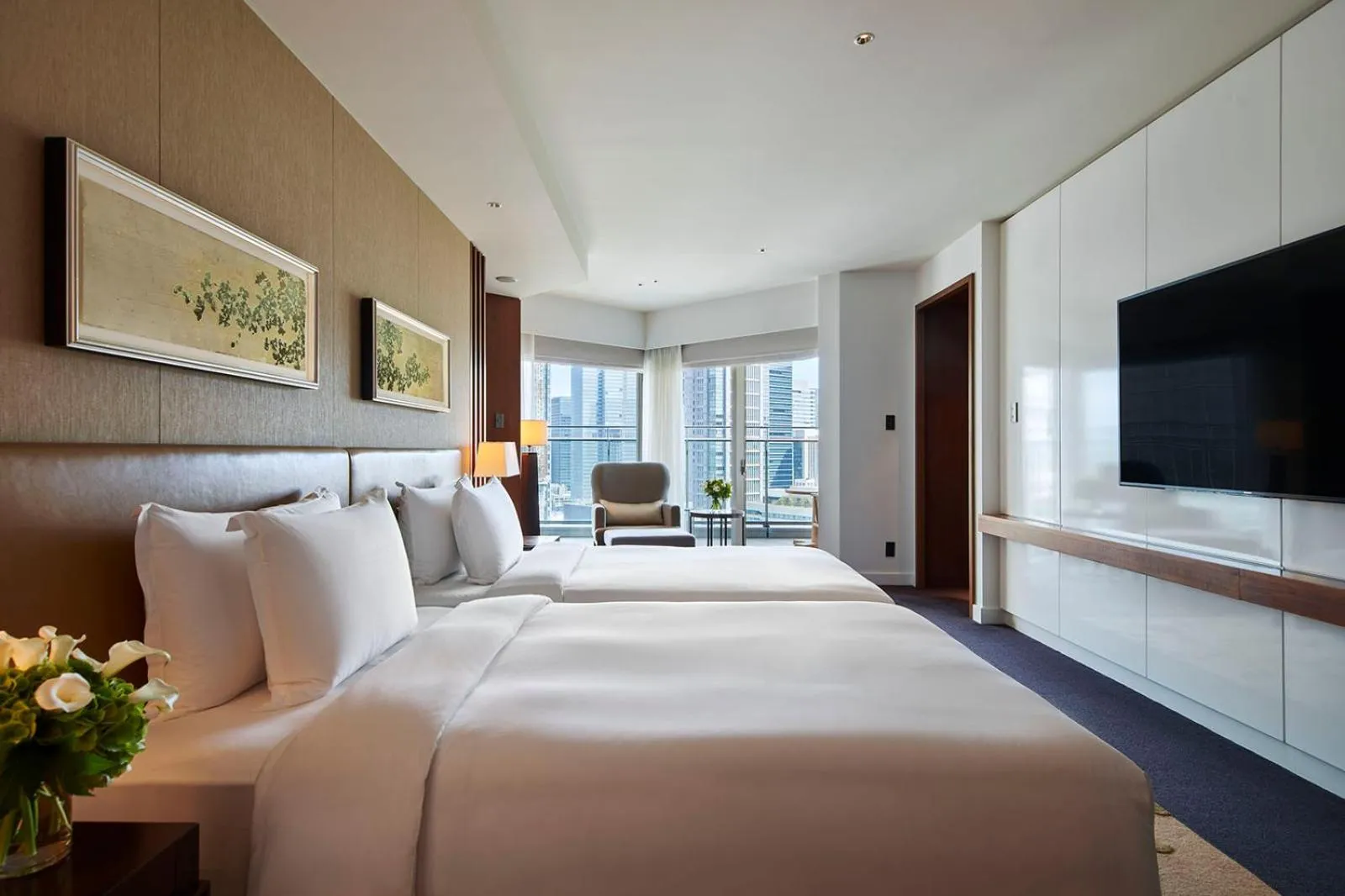 Bed in Palace Hotel Tokyo