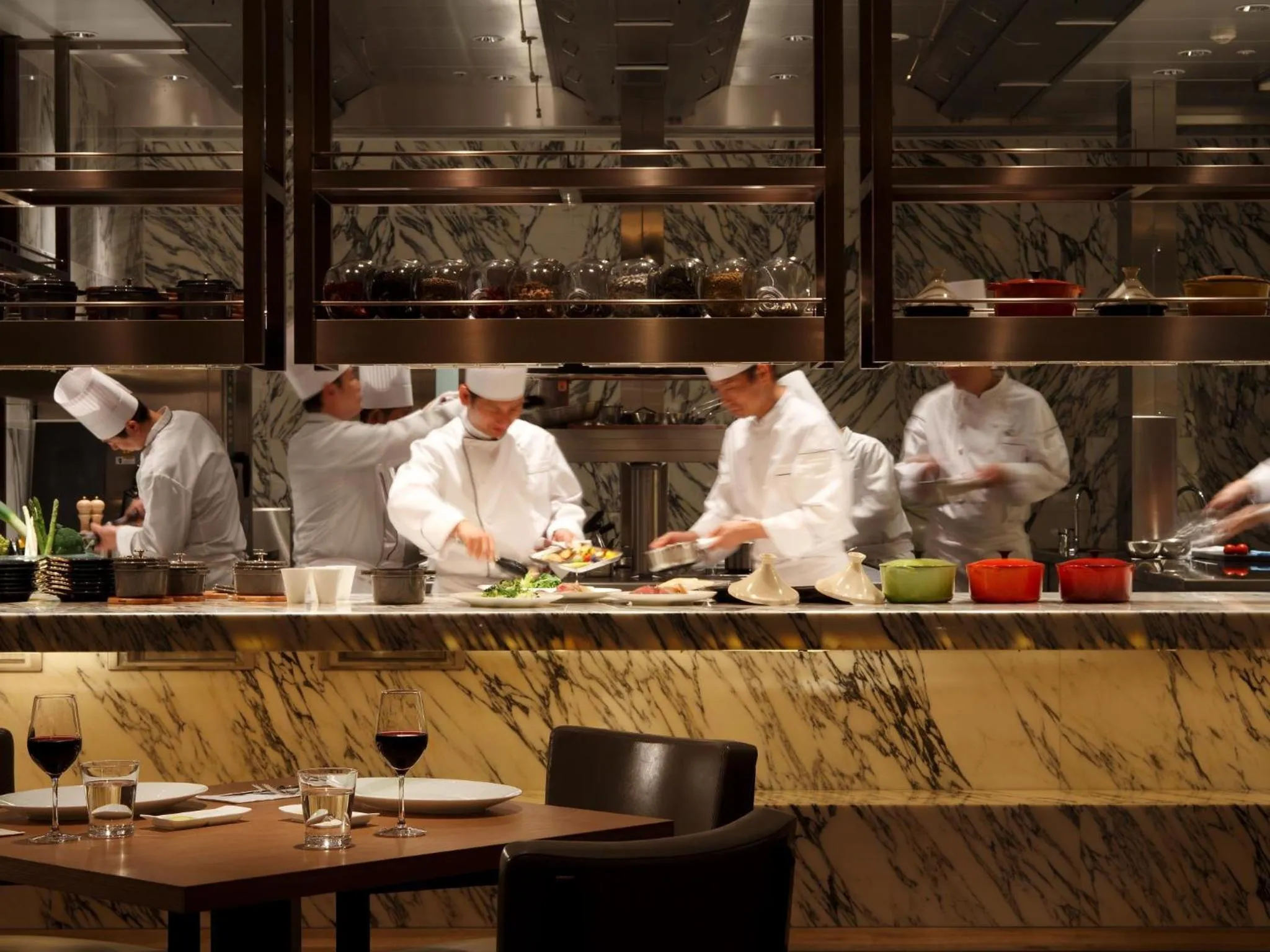 Restaurant/places to eat in Palace Hotel Tokyo