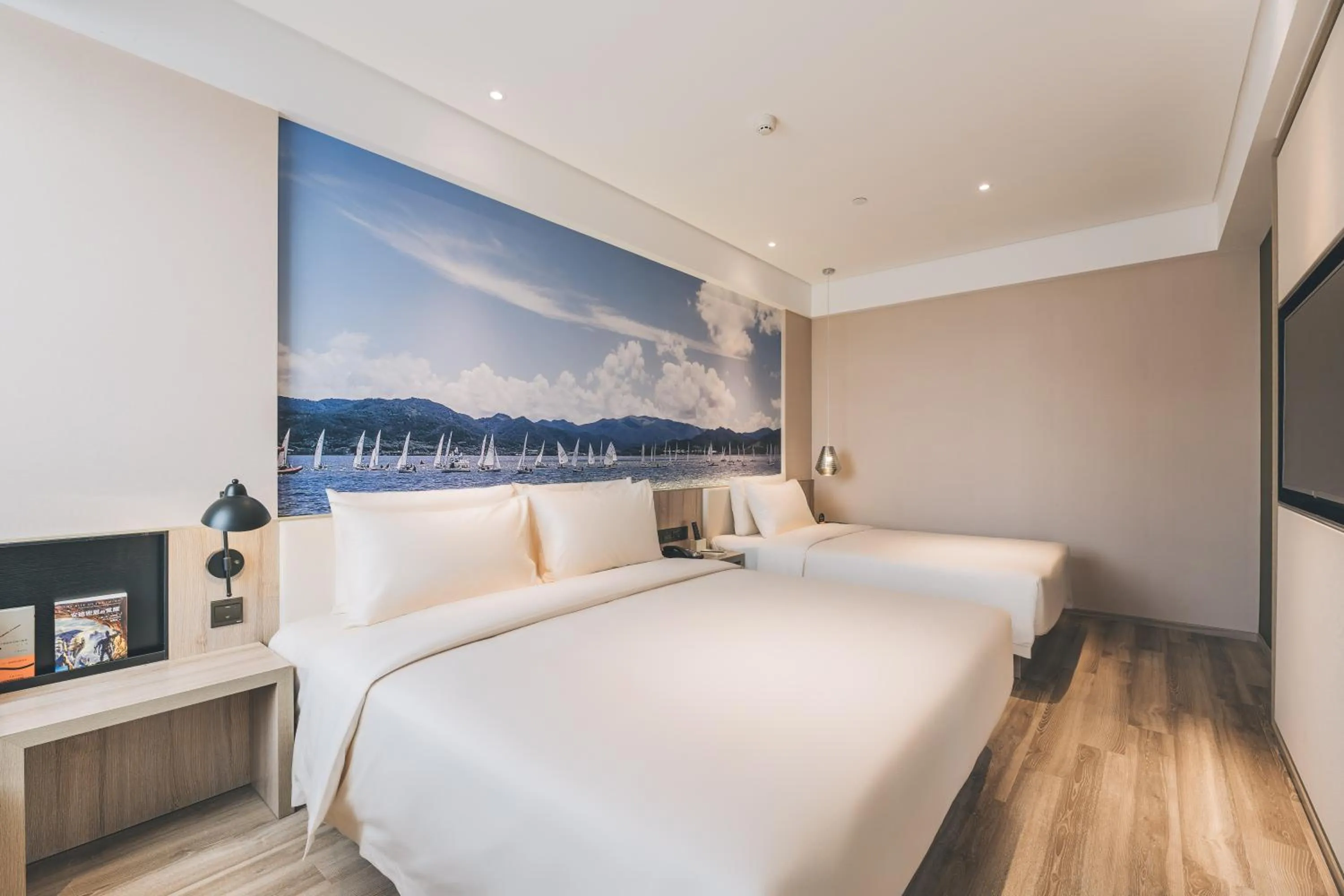 Photo of the whole room, Bed in Atour Hotel Ningbo Airport Yinzhou Avenue