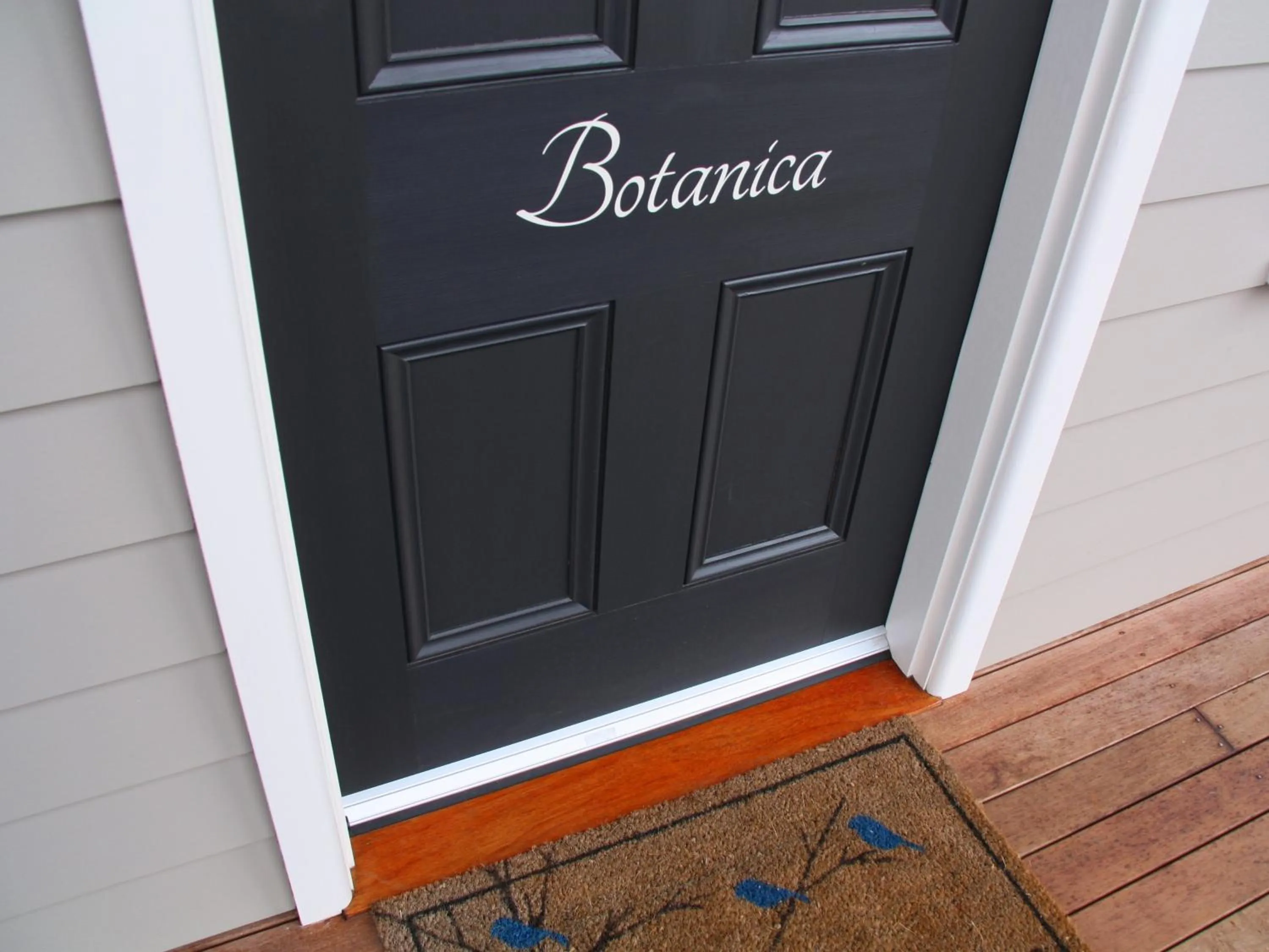 Facade/entrance in Marysville Garden Cottages