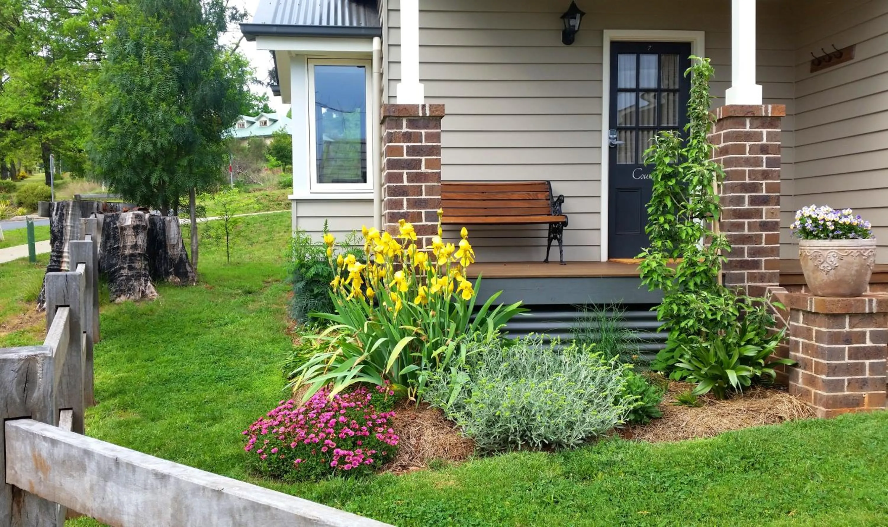 Garden in Marysville Garden Cottages