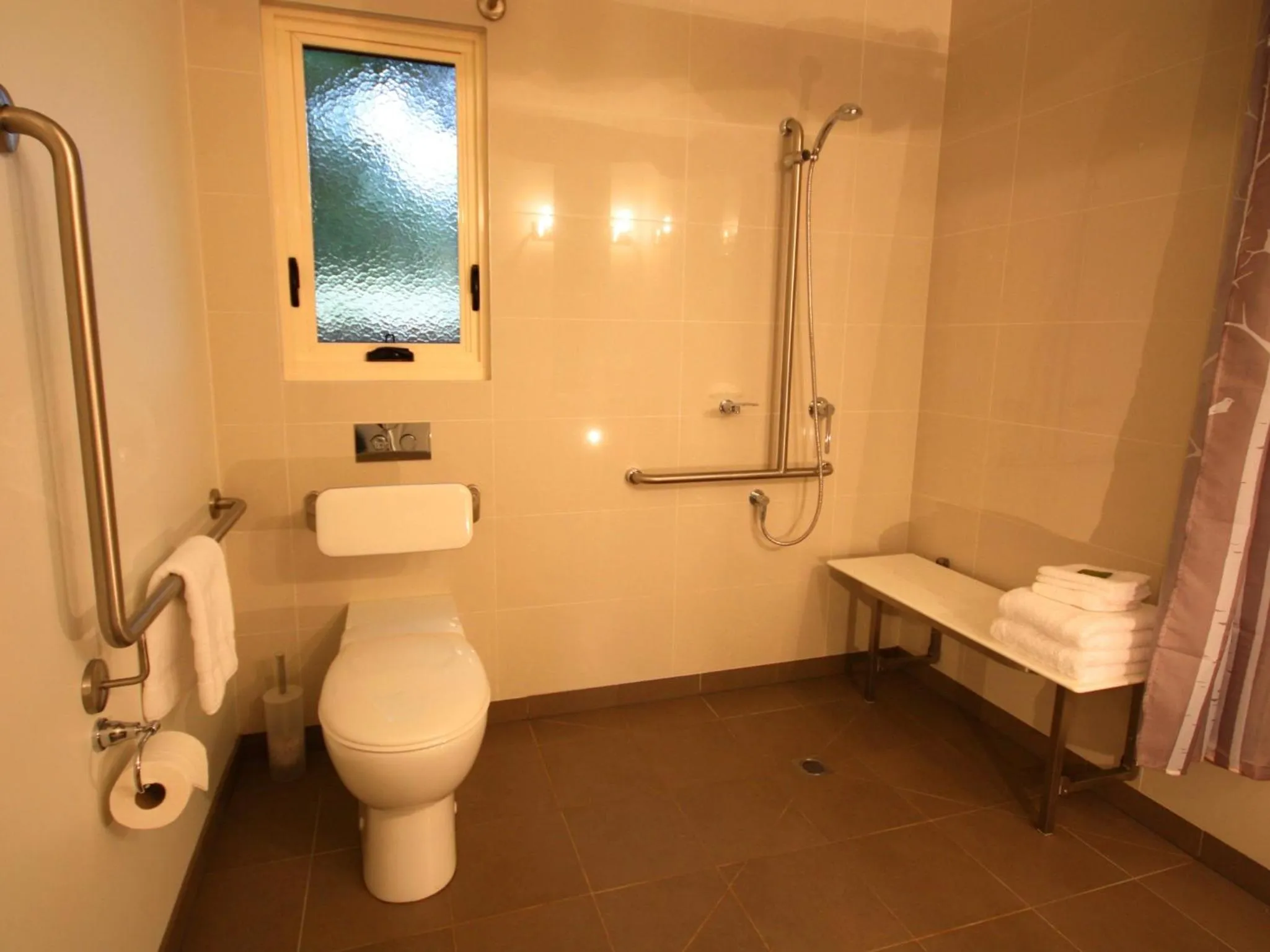 Shower in Marysville Garden Cottages