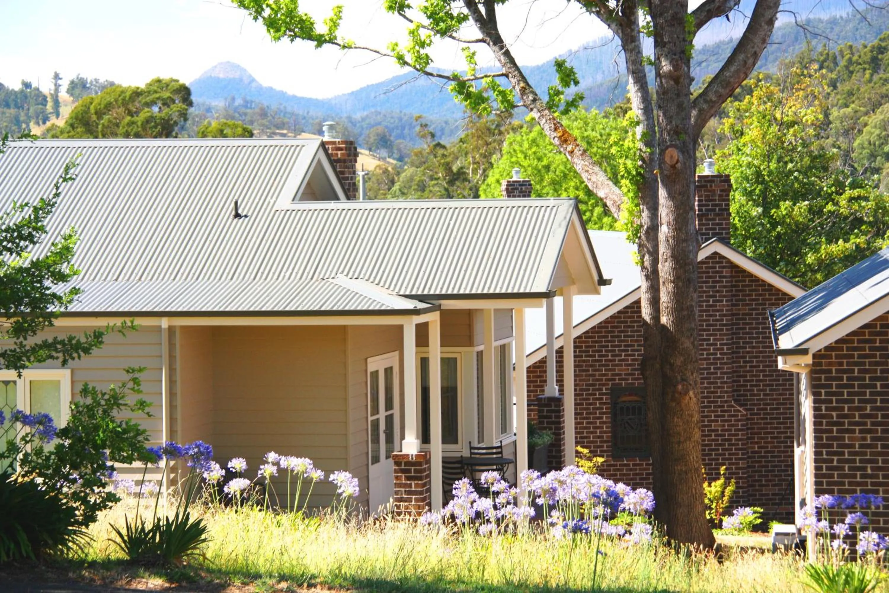 Facade/entrance in Marysville Garden Cottages