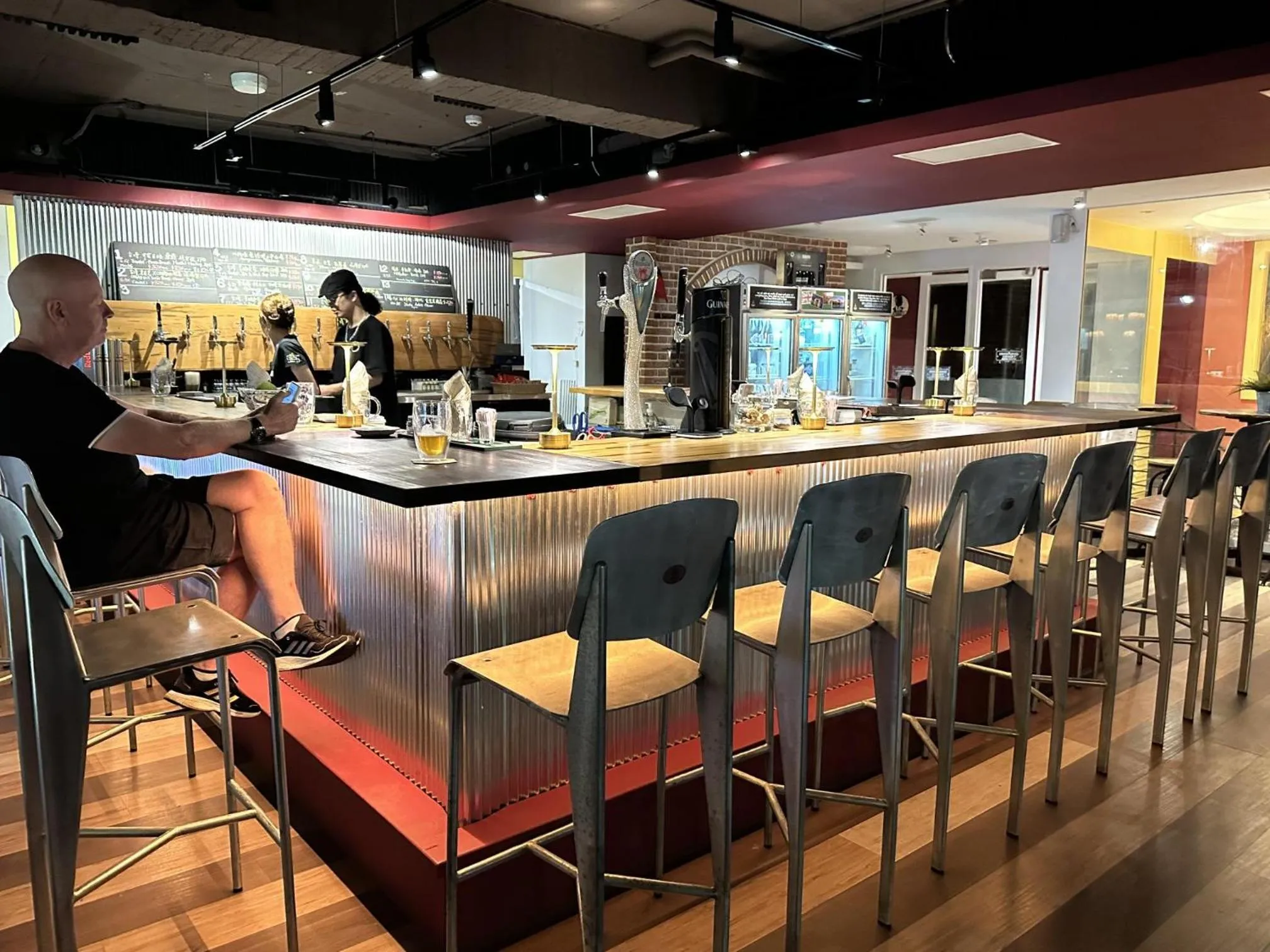 Lounge or bar in Elizabeth Hotel