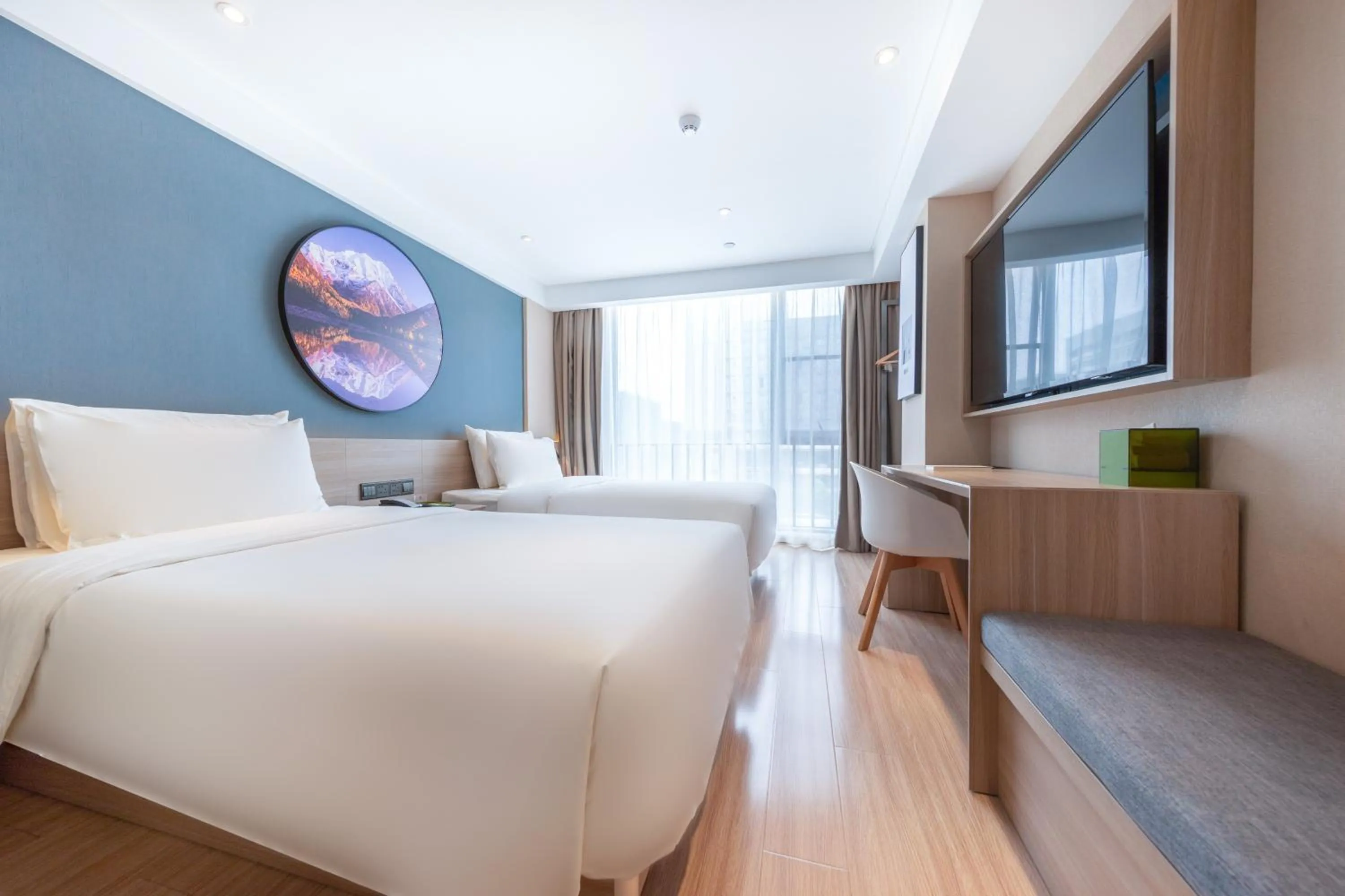 Bed in Atour Light Hotel (Chengdu Hi-tech West Zone University of Electronic Technology)
