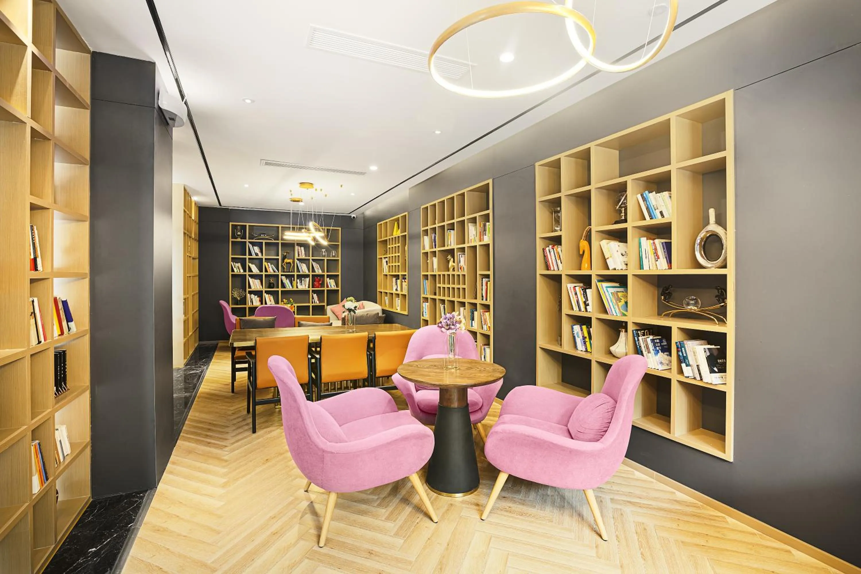 Library in Atour Hotel Chengdu Yulin Huaxi